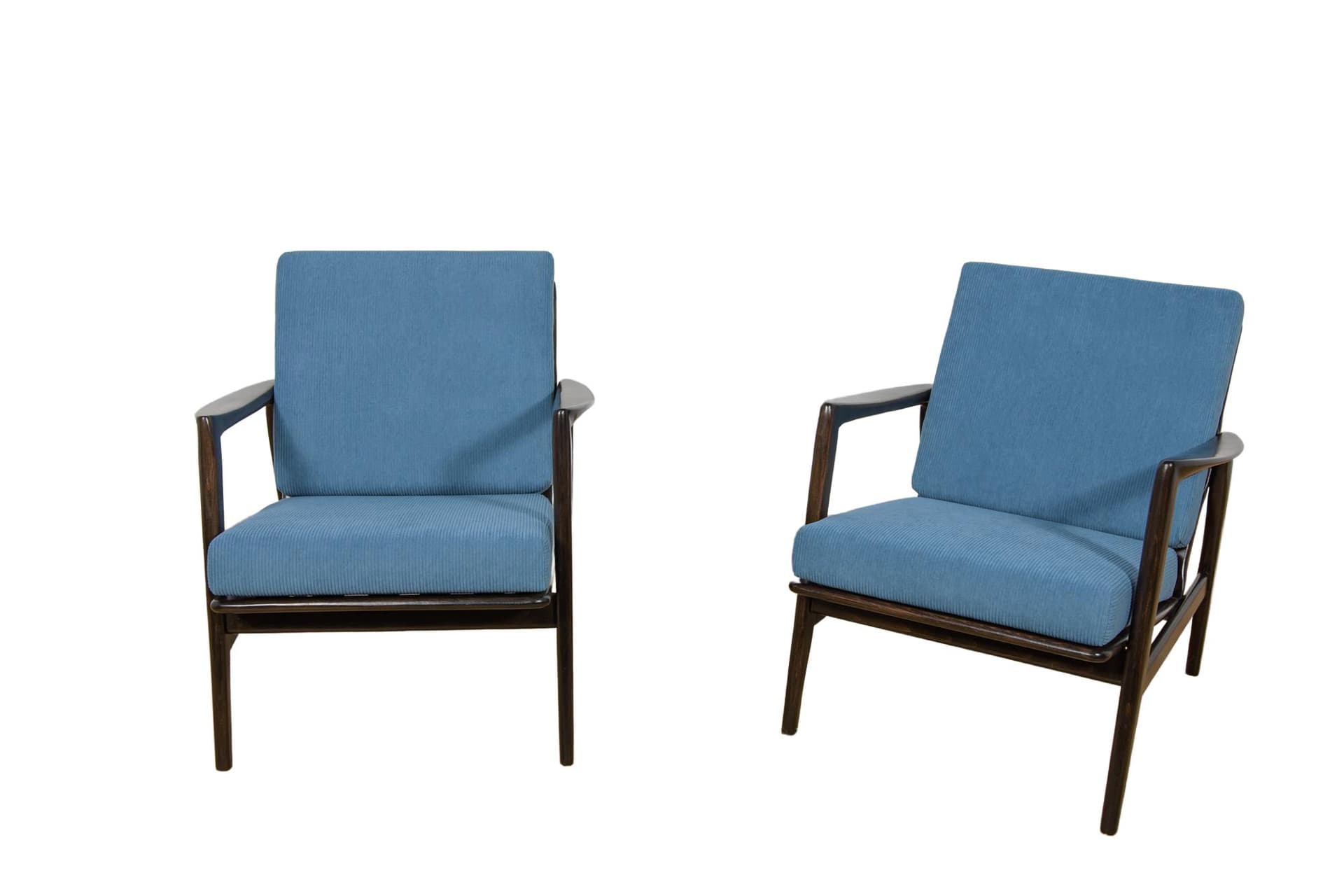 Pair of armchairs Model 300-139, blue, beech, Swarzędzka Fabryka Mebli, Poland, 1960s.