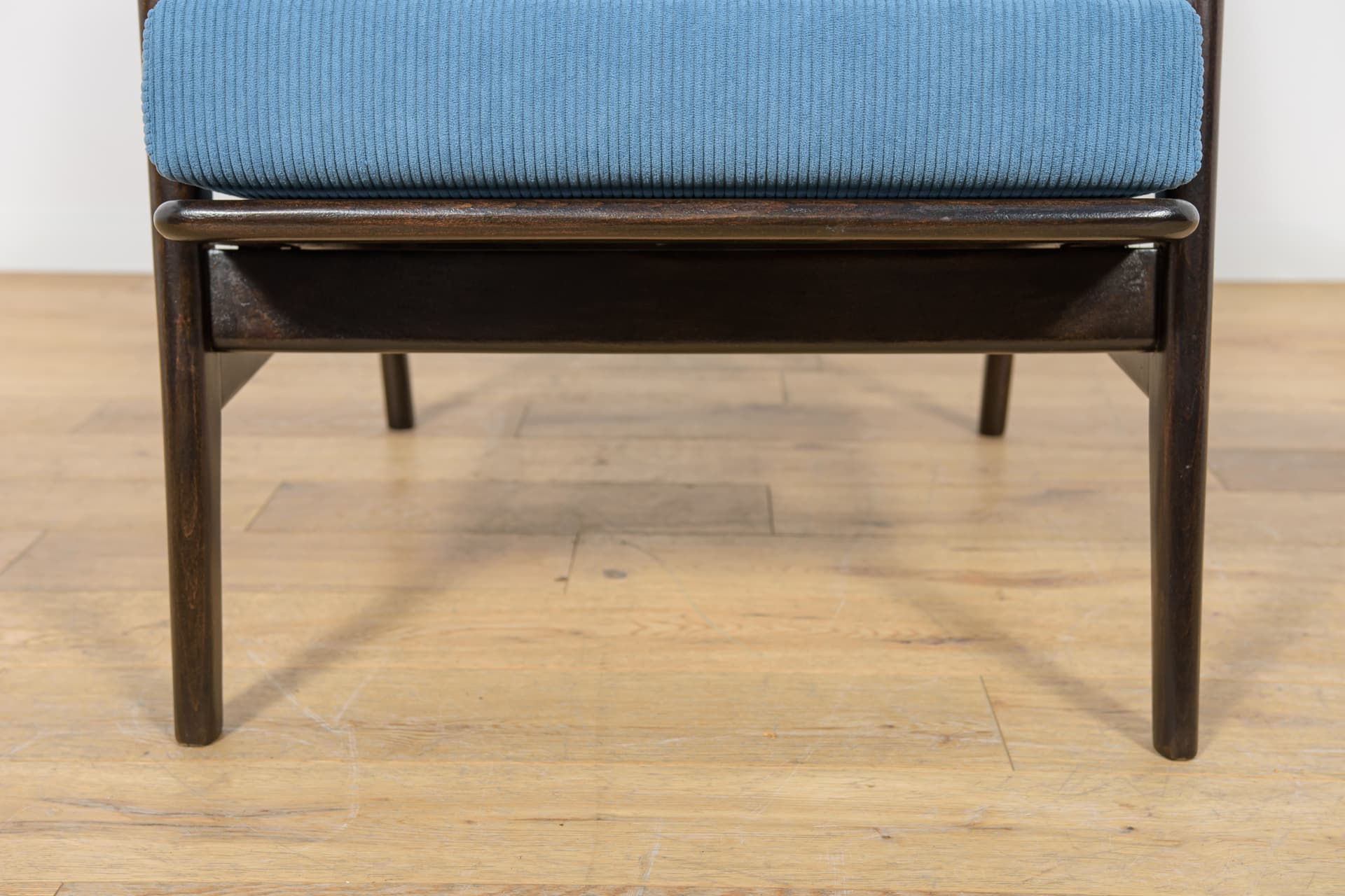 Pair of armchairs Model 300-139, blue, beech, Swarzędzka Fabryka Mebli, Poland, 1960s. - 180695