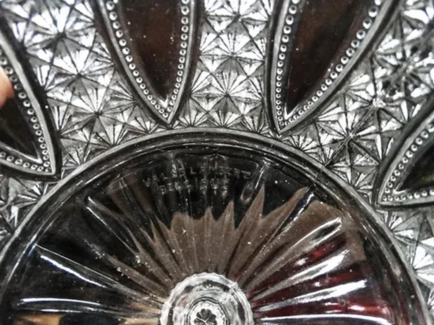 Cake container with dome, Art Deco, pressed glass, Val Saint Lambert, Belgium, 1950s. - 181328