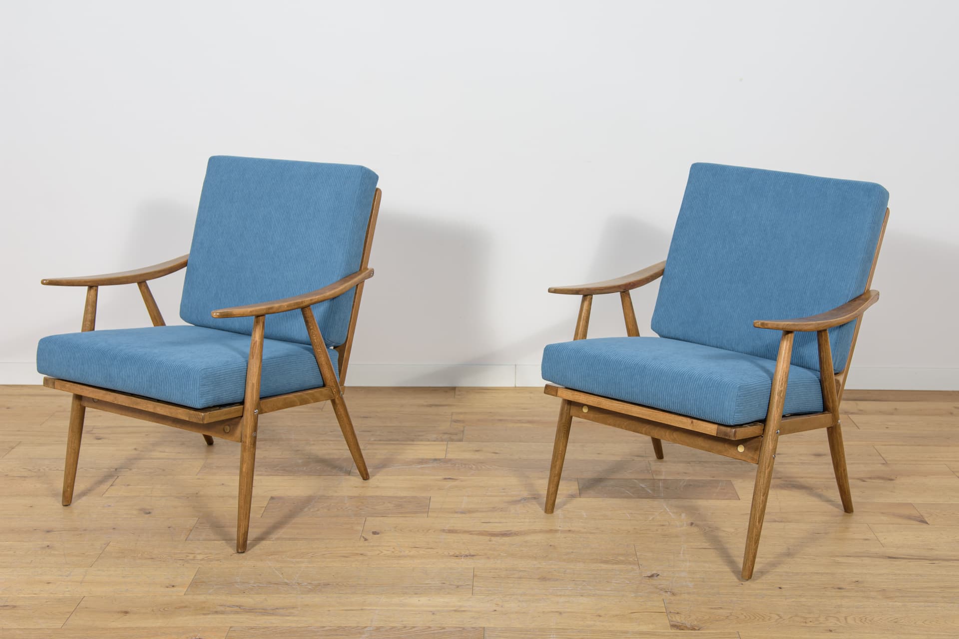 Para foteli, beech orzech, tapicerka niebieska, TON, Czechosłowacja, lata 60. - 181338