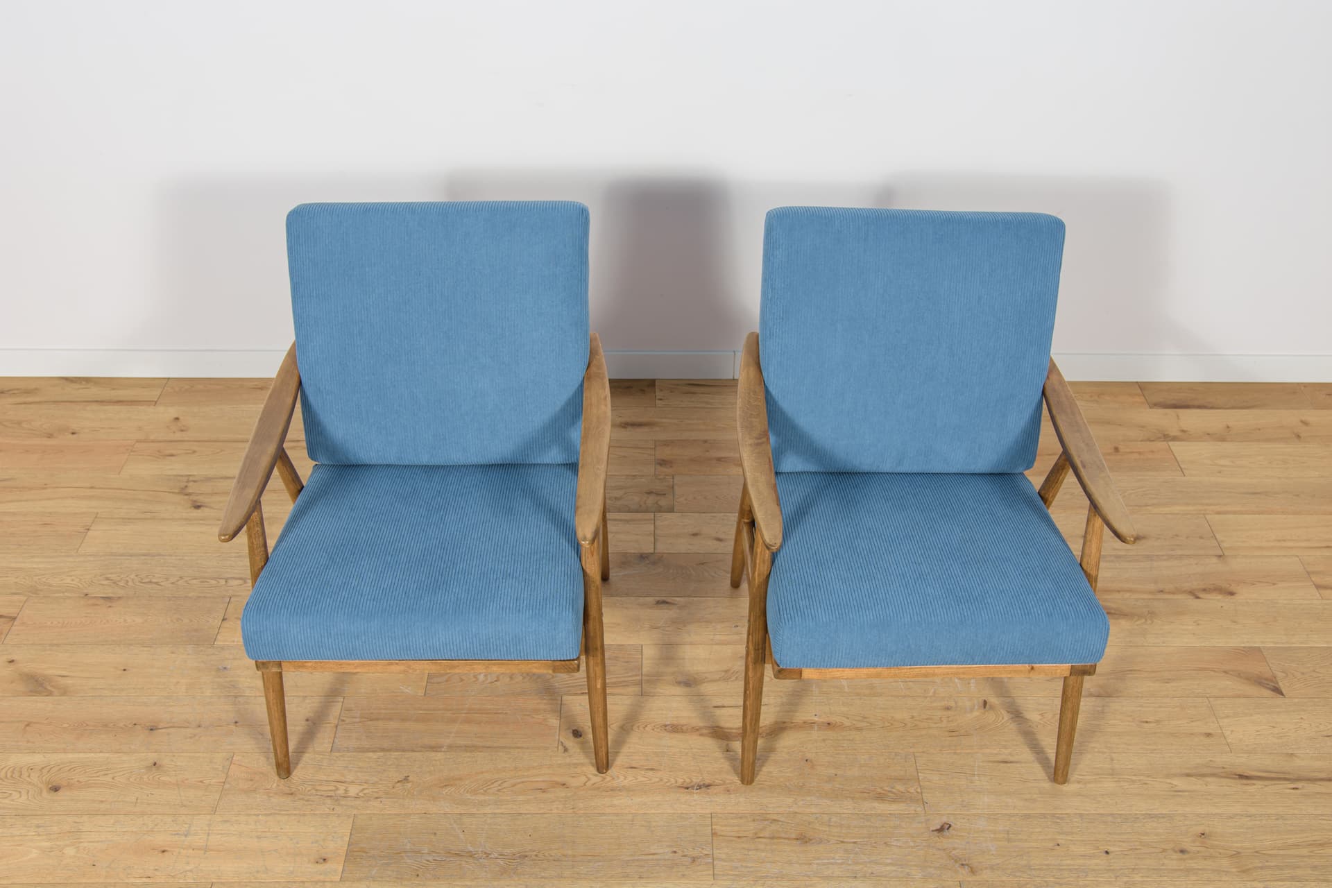 Para foteli, beech orzech, tapicerka niebieska, TON, Czechosłowacja, lata 60. - 181335