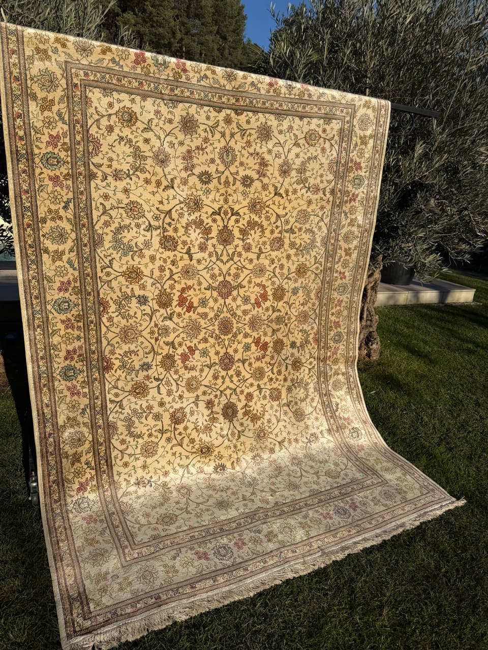 Dywan Ghoum, 290x190 cm, jedwab beżowy, Iran - 181807