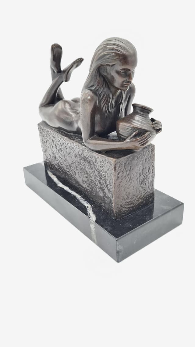 Figura z brązu, kobieta Wodnik, akt, sygnowana "Pino" - WYMIARY
