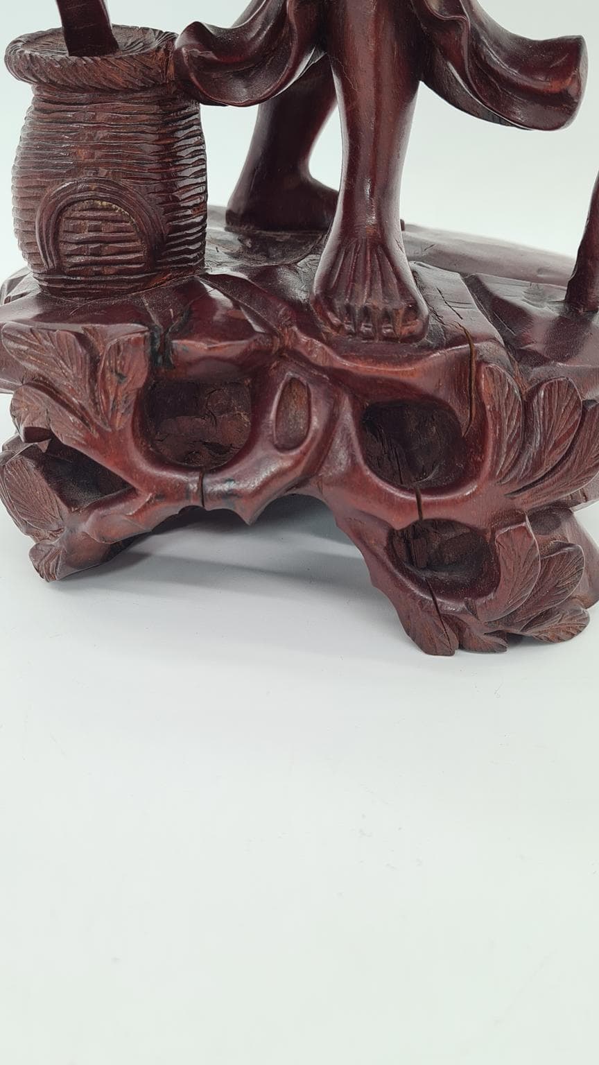 Figura rybaka, ciemny brąz, drewno, Chiny, lata 40. - 182072