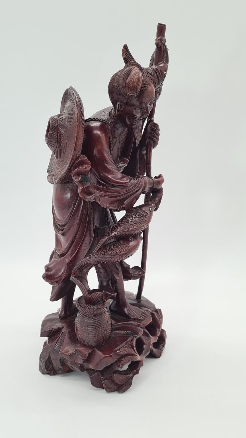 Figura rybaka, ciemny brąz, drewno, Chiny, lata 40. - 182076