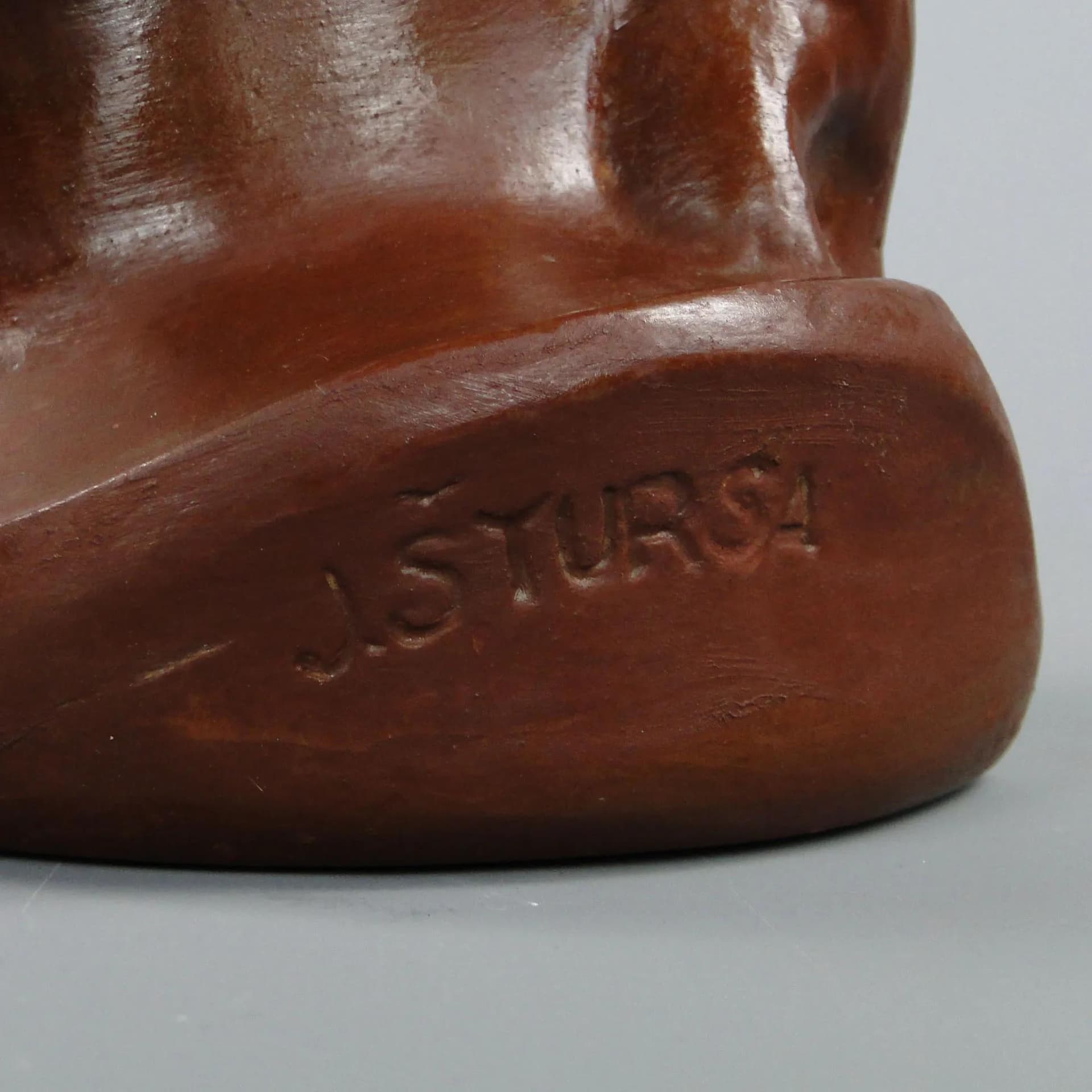 Rzeźba portretowa, ceramika brąz ciemny, aut. J. Štursa, Austro-Węgry, pocz. XX w. - 12611