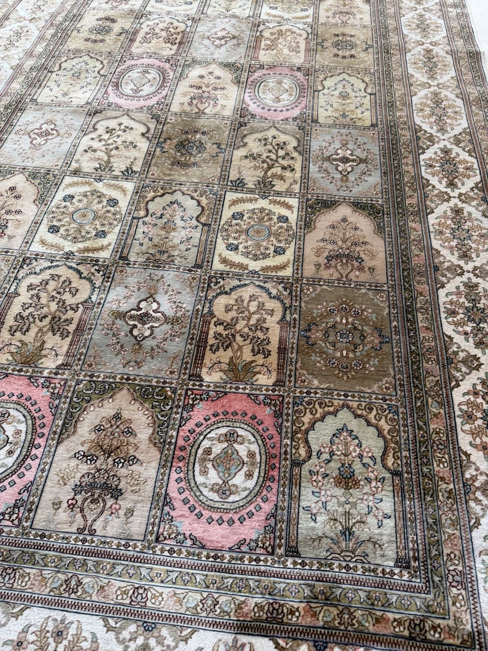 Dywan Ghoum, 300x190 cm, jedwab beżowy, Iran - 182484