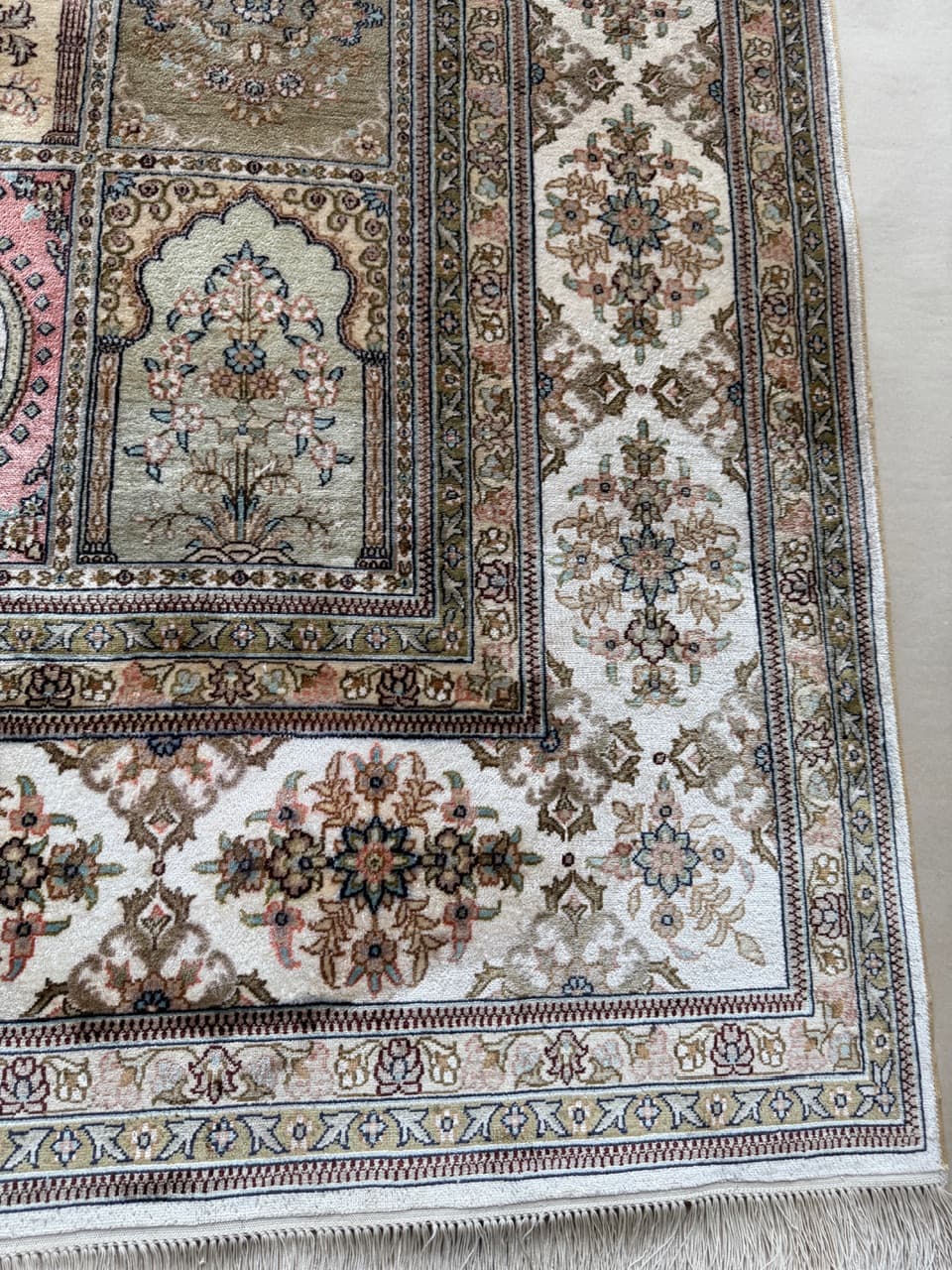 Dywan Ghoum, 300x190 cm, jedwab beżowy, Iran - 182483