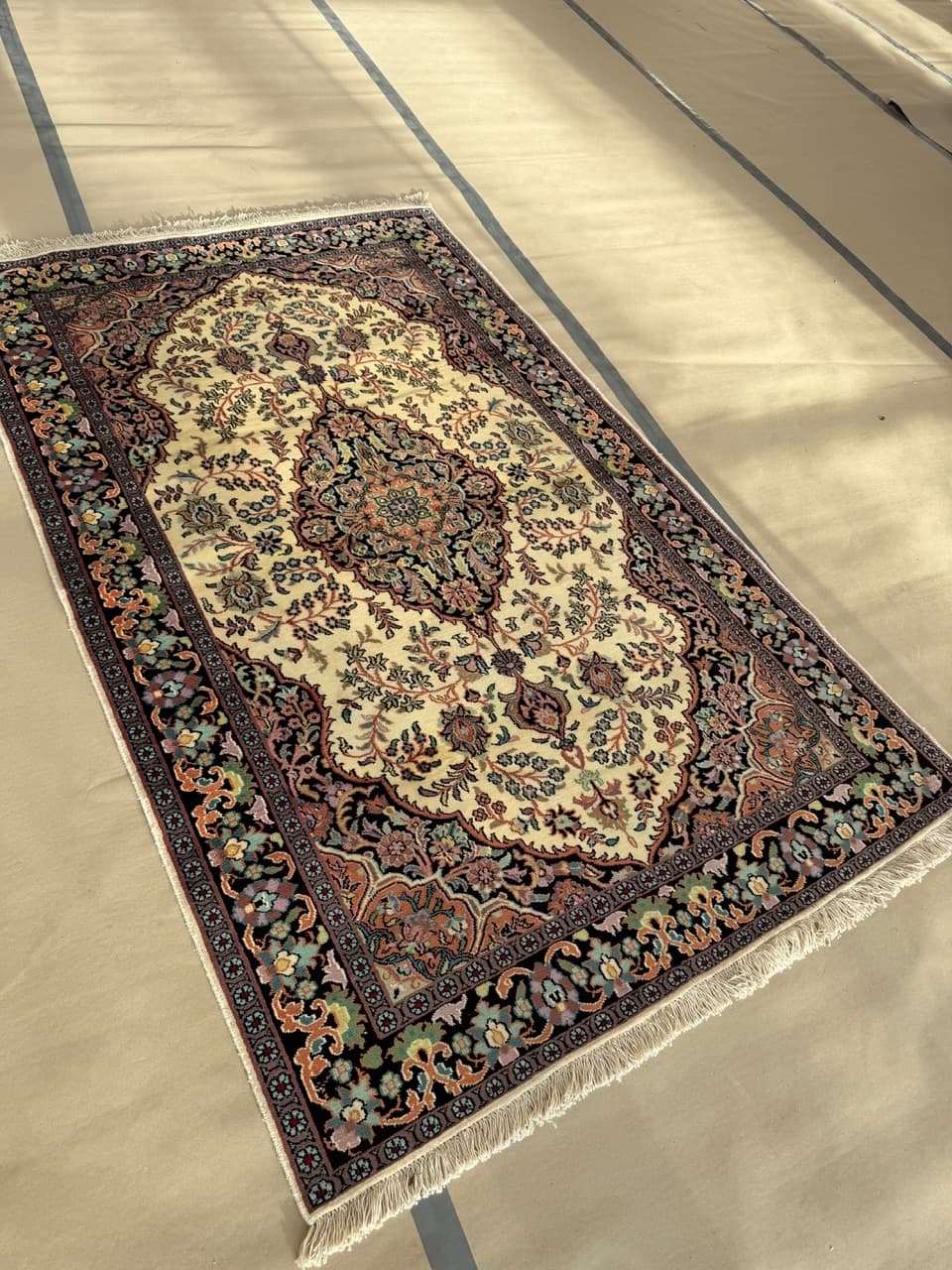 Dywan Ghoum/Qom 205x120 cm, jedwab beżowy, Indie - 182666