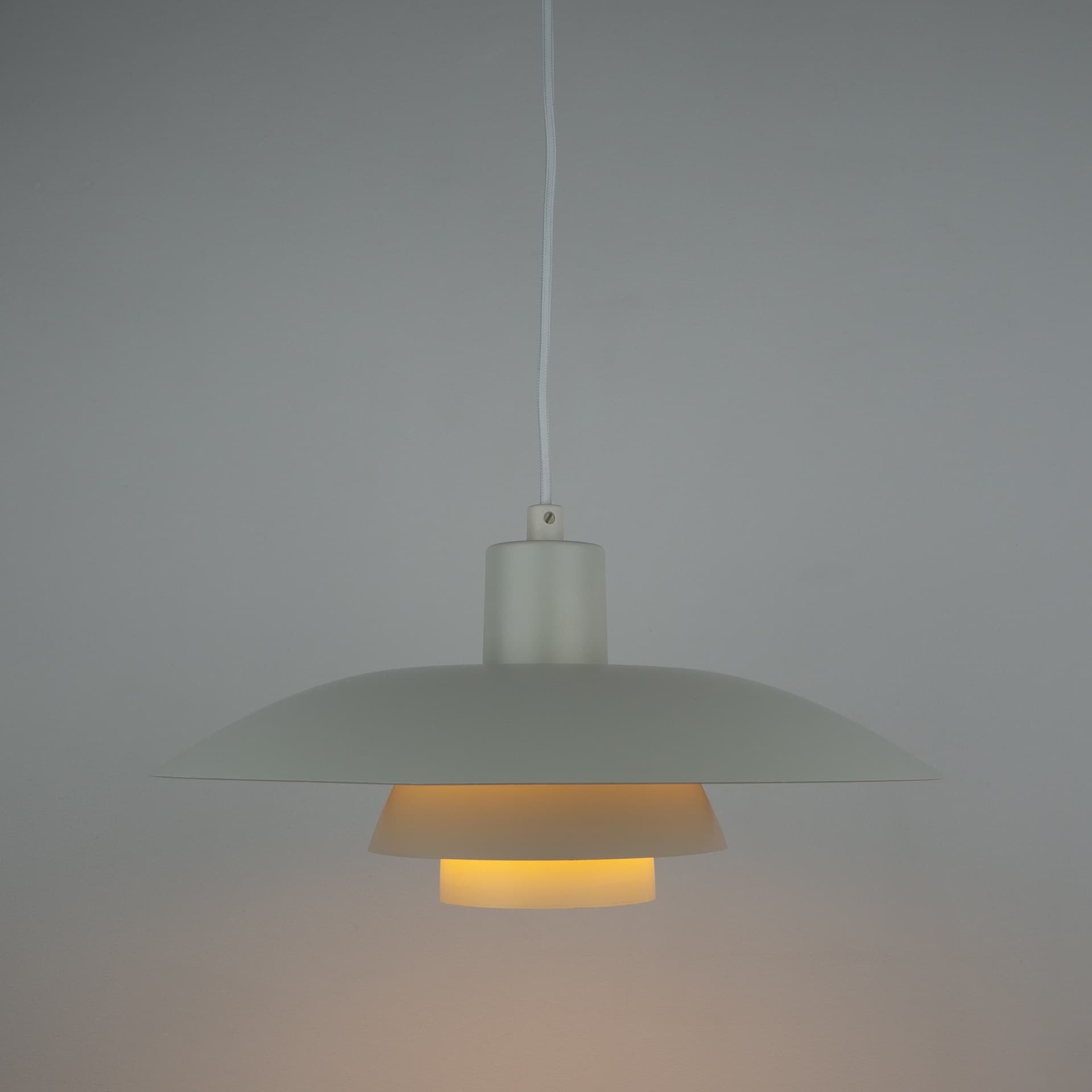 Lampa wisząca PH 4/3, biały, aluminium, proj. P. Henningsen, Louis Poulsen, Dania, lata 60. - 182944