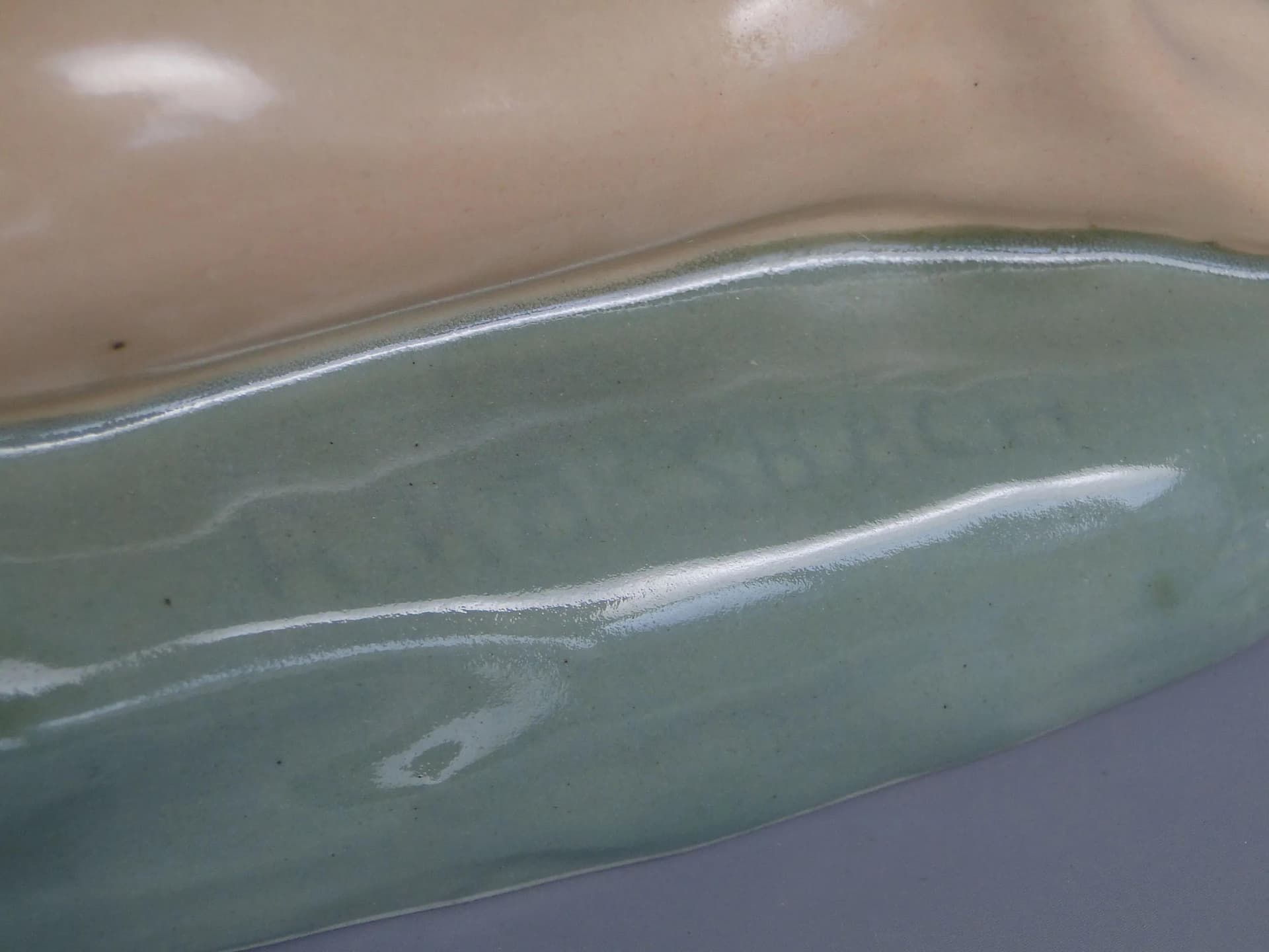 Figura kobiety Art Deco, porcelana beżowa, proj. R. Karsbach, Royal Dux, Czechy, lata 20. - 12556