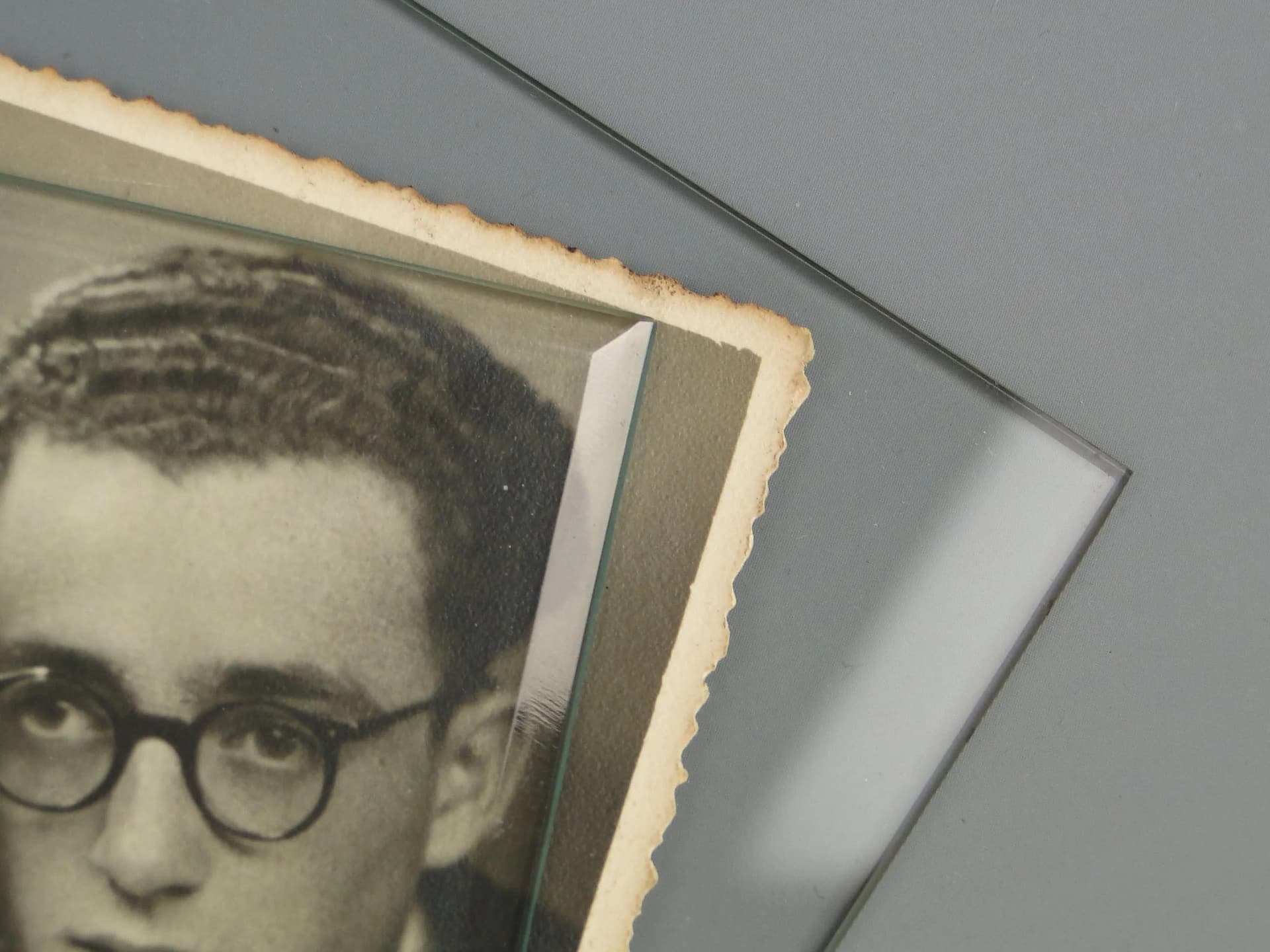 Ramka na zdjęcie, Art déco, mosiądz chromowany srebrny, marmur czarny, Polska, lata 20. - 12788