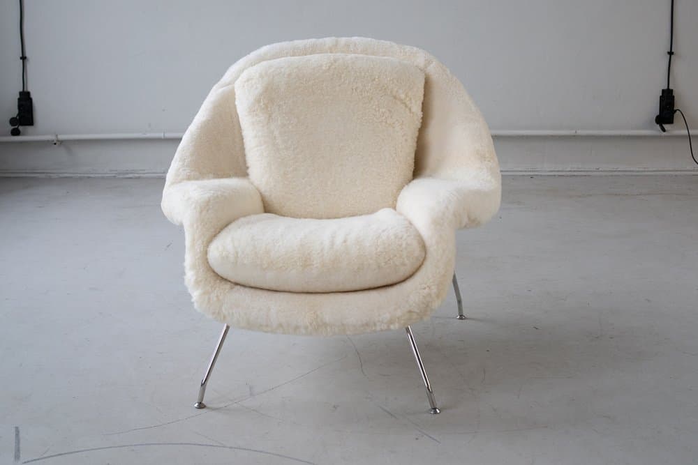 Zestaw fotel Womb Chair z podnóżkiem, biały, tkanina, proj. E. Saarinen, 1948 - 184417