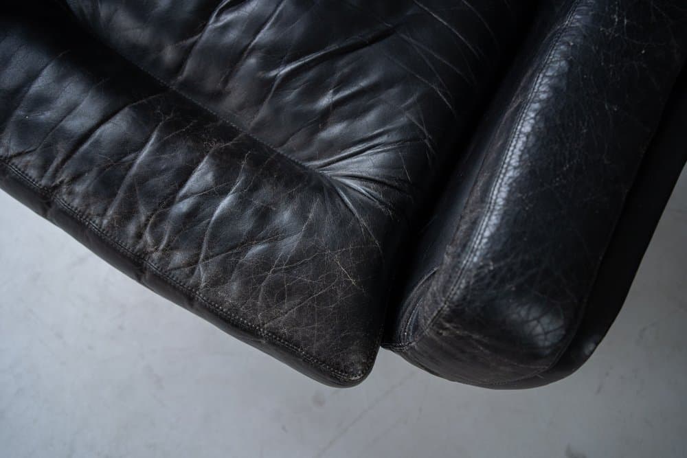 Para foteli lounge, czarne, skóra naturalna i włókno szklane, Włochy, lata 60. - 184358