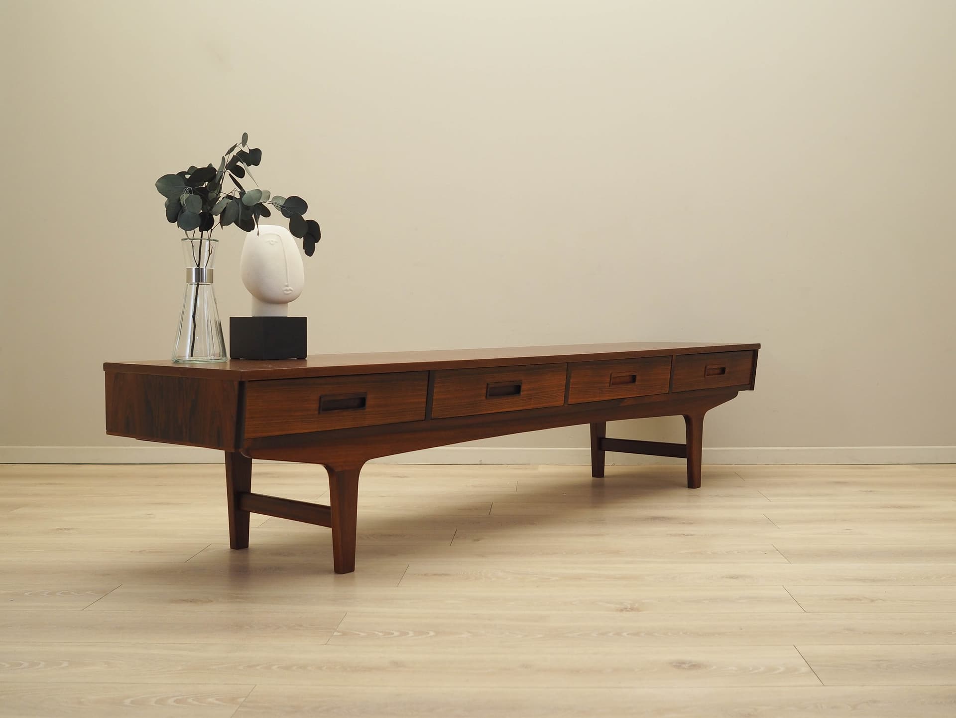 Lowboard, orzech brązowy ciemny, Dania, lata 70. - 184124