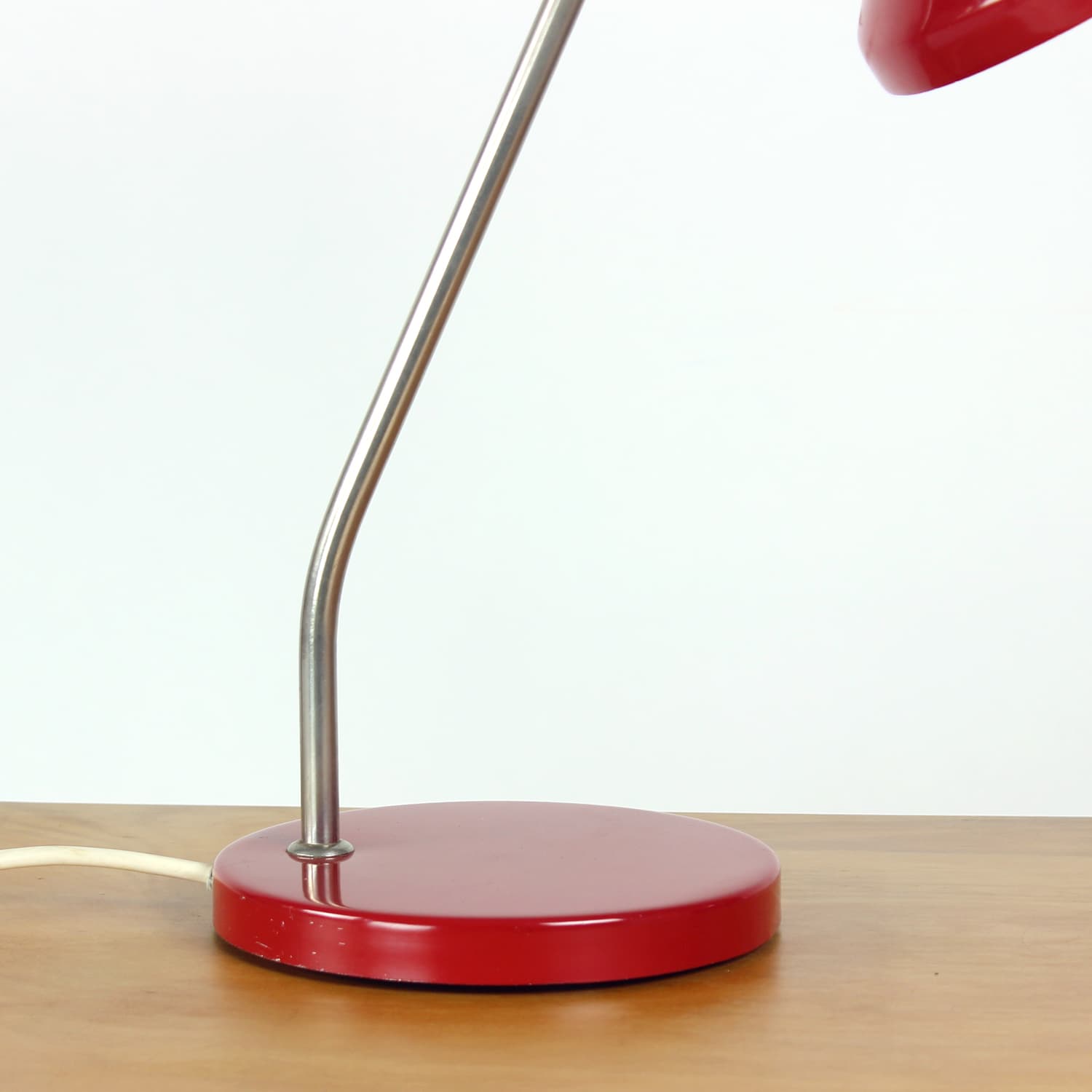Lampa stołowa, czerwona, aluminium, stal szczotkowana, Niemcy, lata 70. - 185046