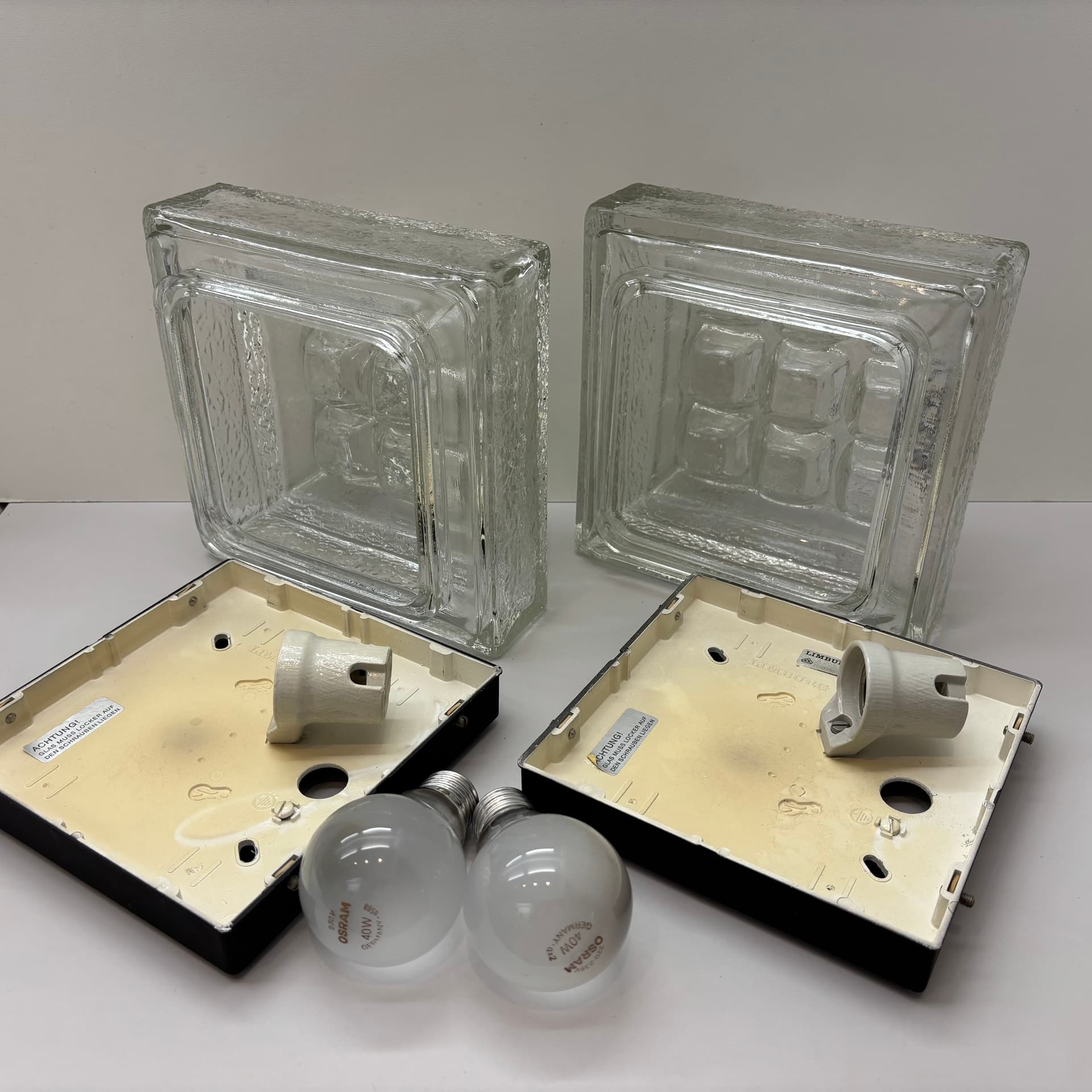 Pair of wall sconces, transparent glass, Germany, 1970s. - 185072