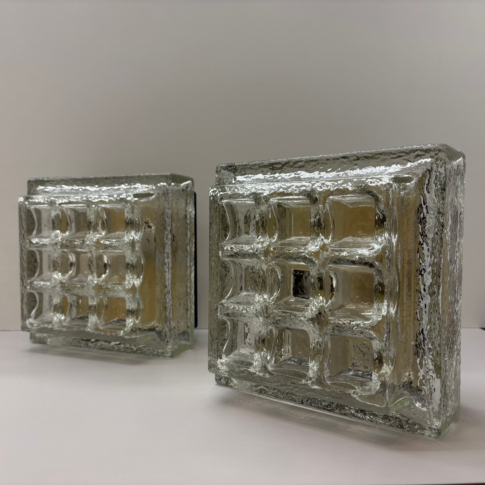 Pair of wall sconces, transparent glass, Germany, 1970s. - 185065