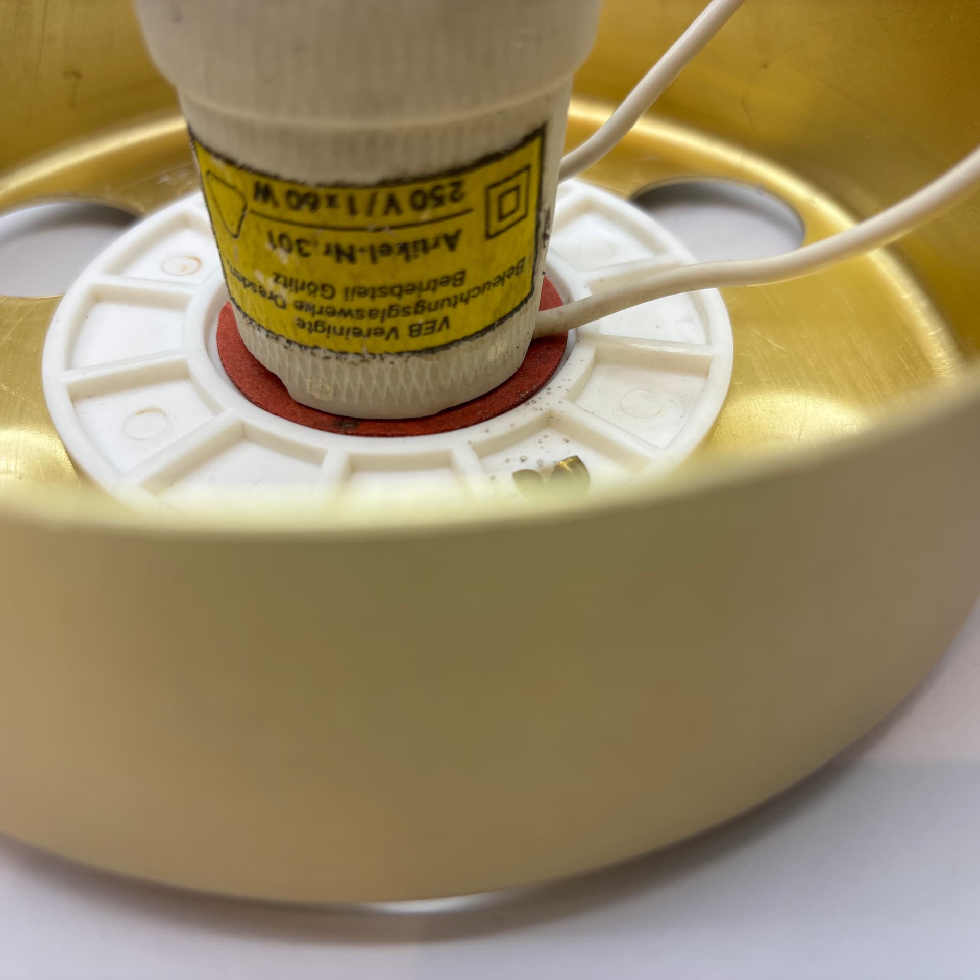 Pair of wall lights, transparent glass, gilded aluminium, Germany, 1980s. - 185078