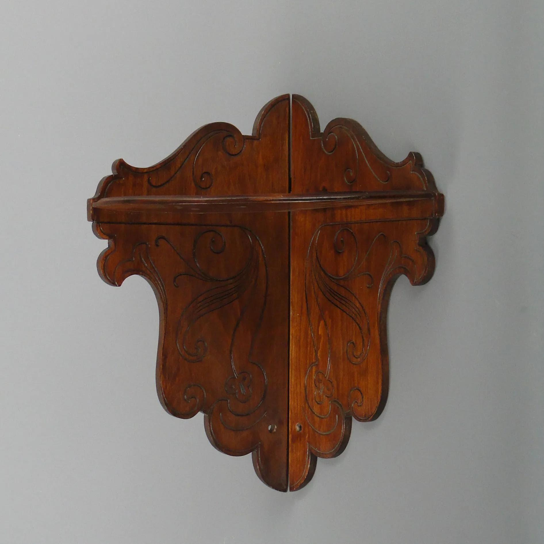 Półka narożna secesyjna, orzech brąz ciemny, Polska, lata 20. - 12871