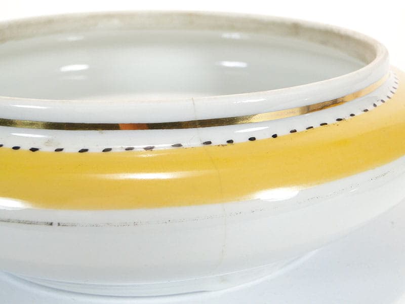 Bonbonniere Kwiatogal, yellow porcelain, Ćmielów, Poland, 1960s - 185400