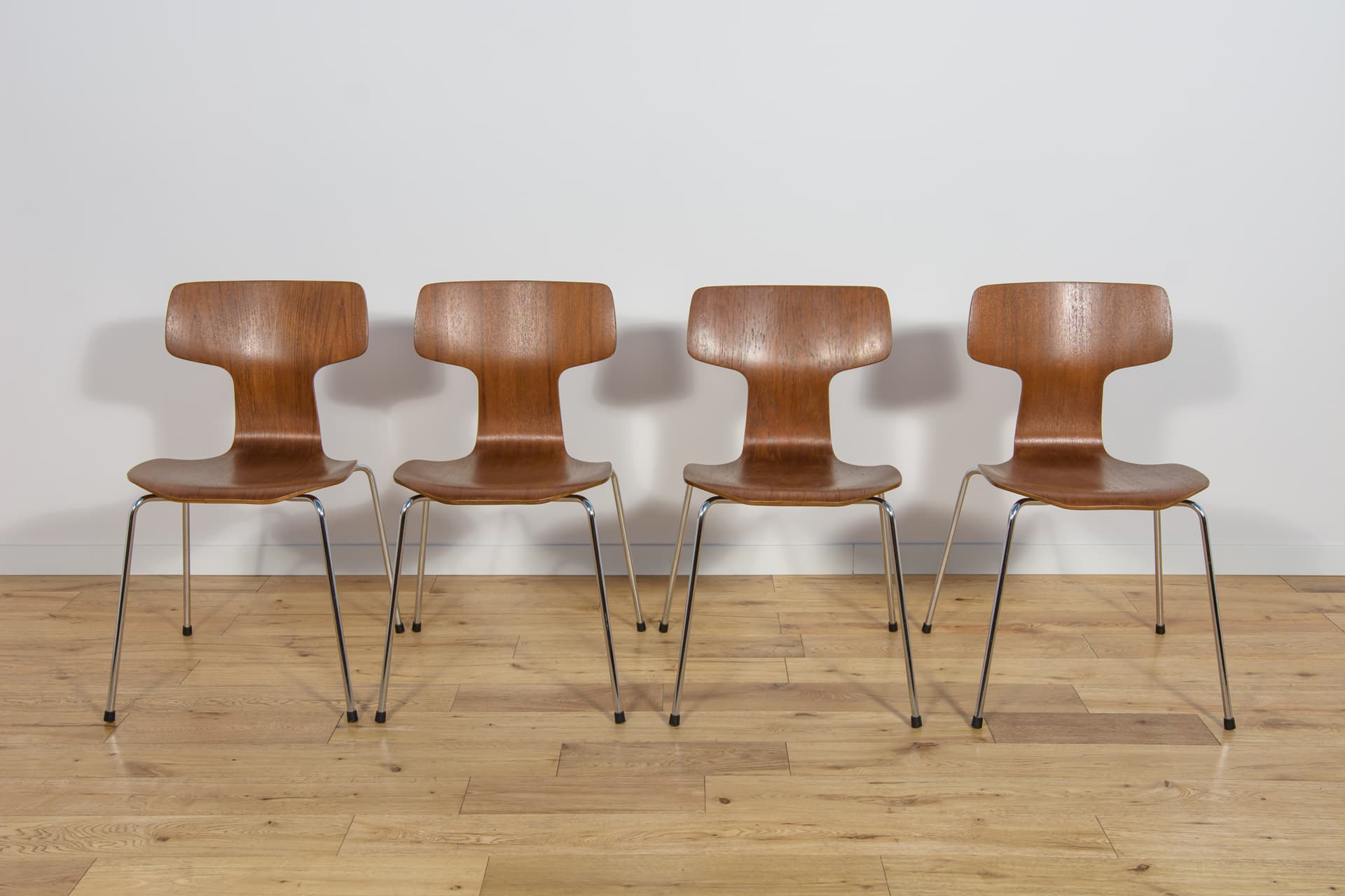 Komplet czterech krzeseł 3103, brązowy, proj. A. Jacobsen, Fritz Hansen, Dania, lata 70. - 185674