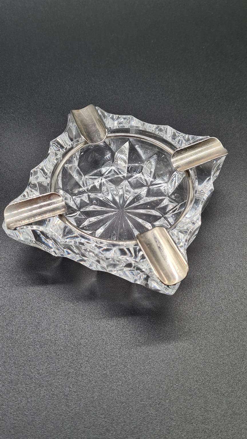 Popielniczka kryształowa z metalową obręczą | Vintage | PRL / lata 60–70 - 185726