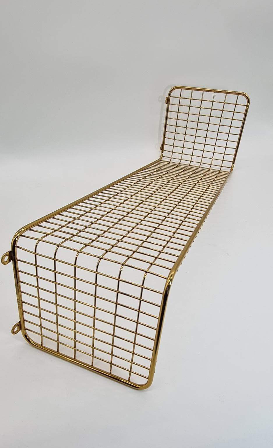 Złota półka ścienna z metalowej siatki - 185837