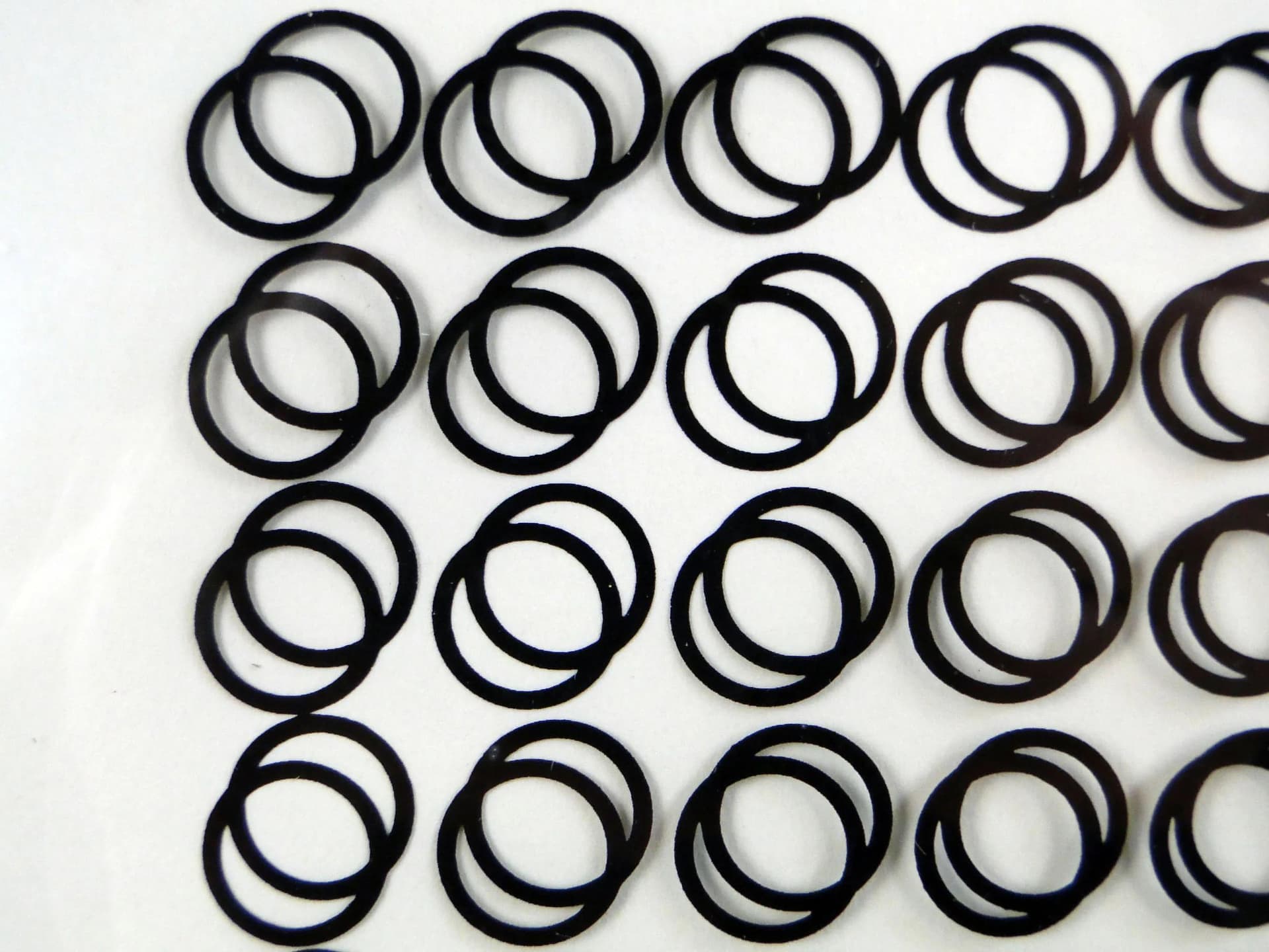 Grafika op-art, czarno-biała, papier, proj. V. Vasarely, Francja, lata 70. - 13059