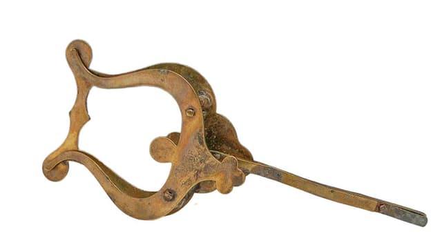 Music holder clip, Art Nouveau, brass, early 20th c. - DIMENSION