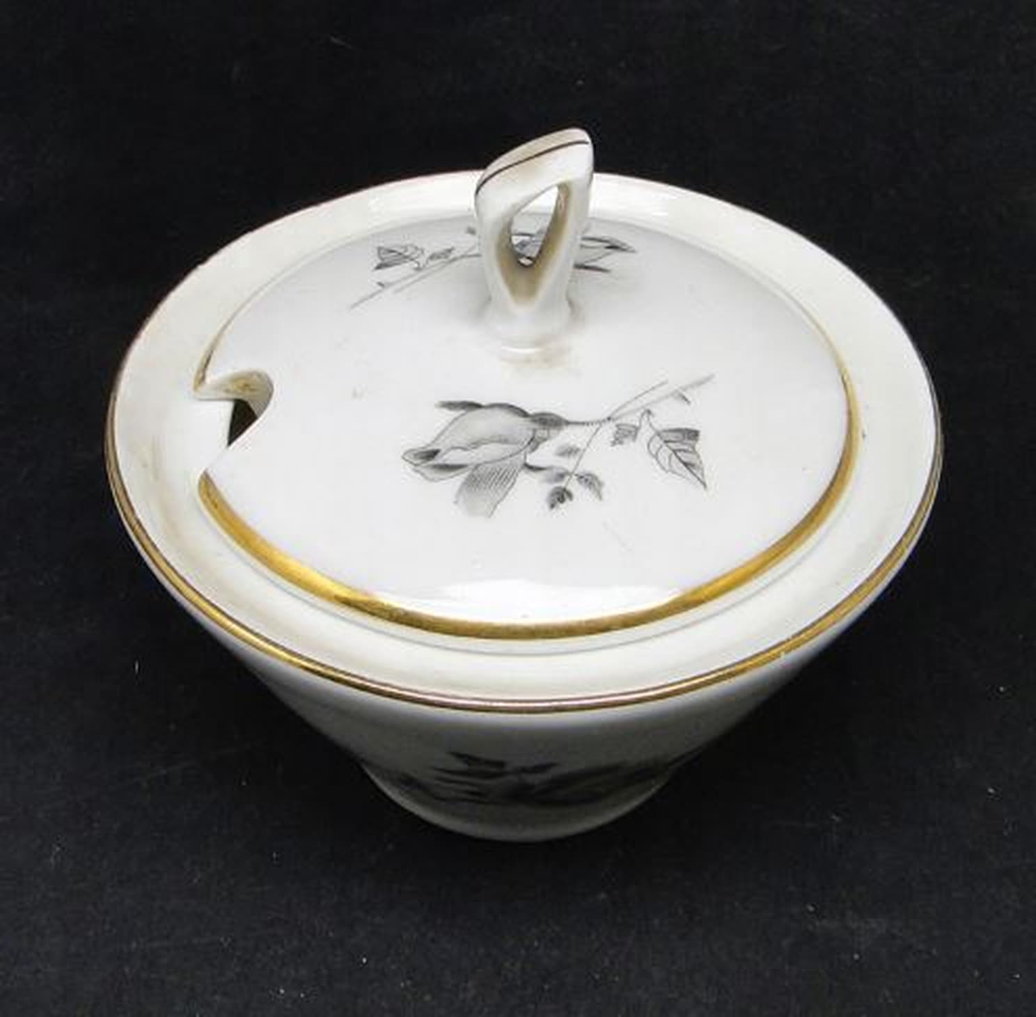 Art Nouveau sugar bowl, ivory ceramics, Ćmielów, Poland, 1960s. - 187028