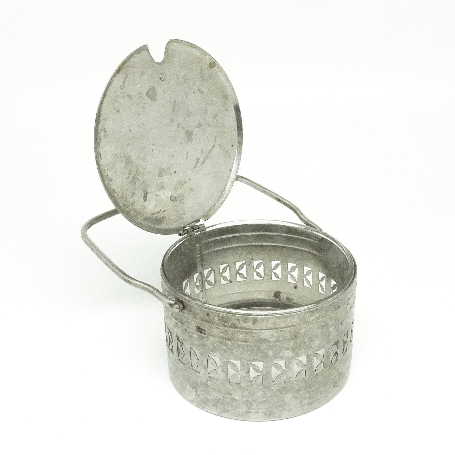 Cukiernica koszyczkowa, postmodernizm, mosiądz niklowany, Polska, lata 60. - 189112