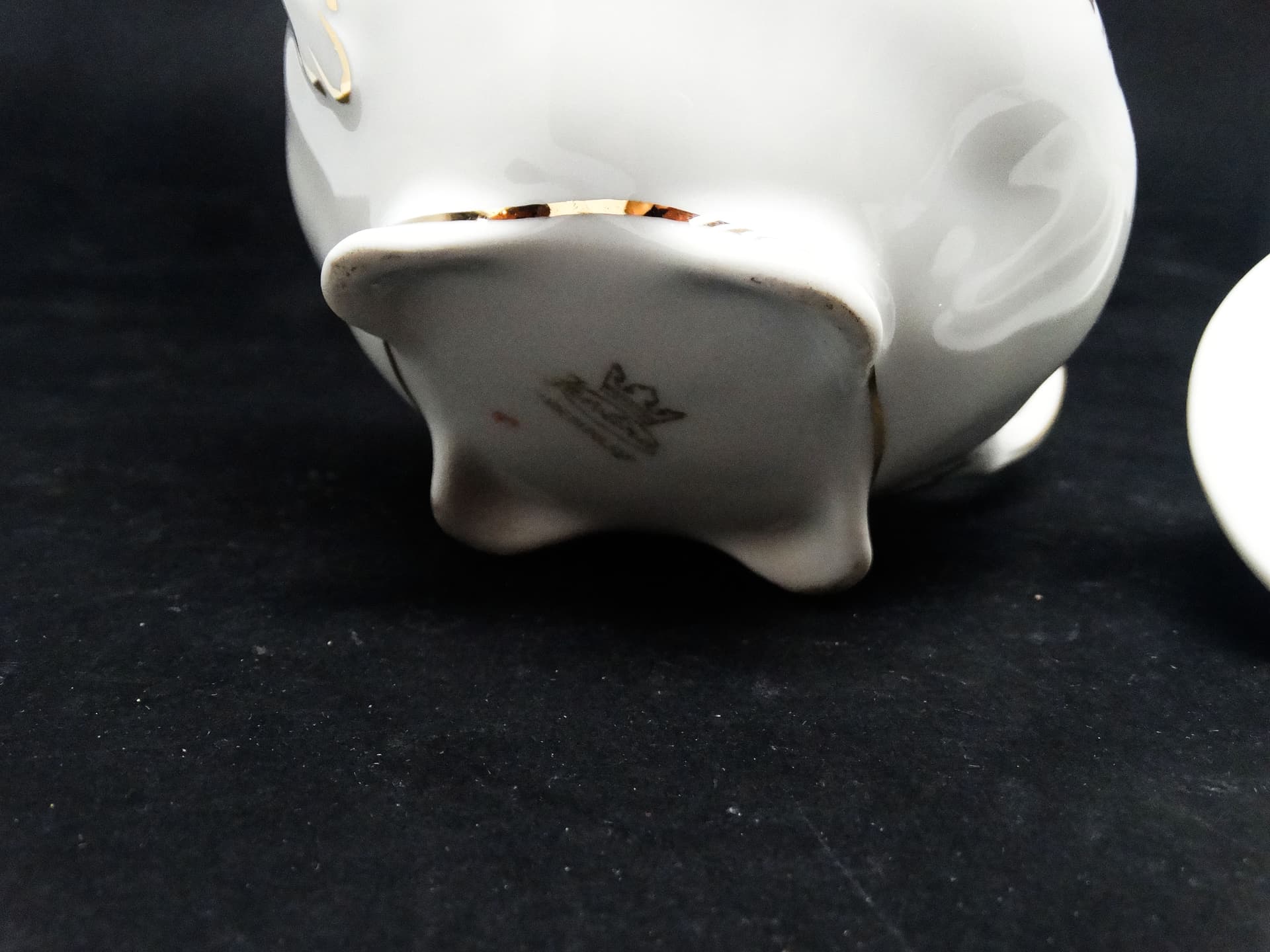 Rococo sugar bowl, porcelain, Poland, 1970s. - 189404