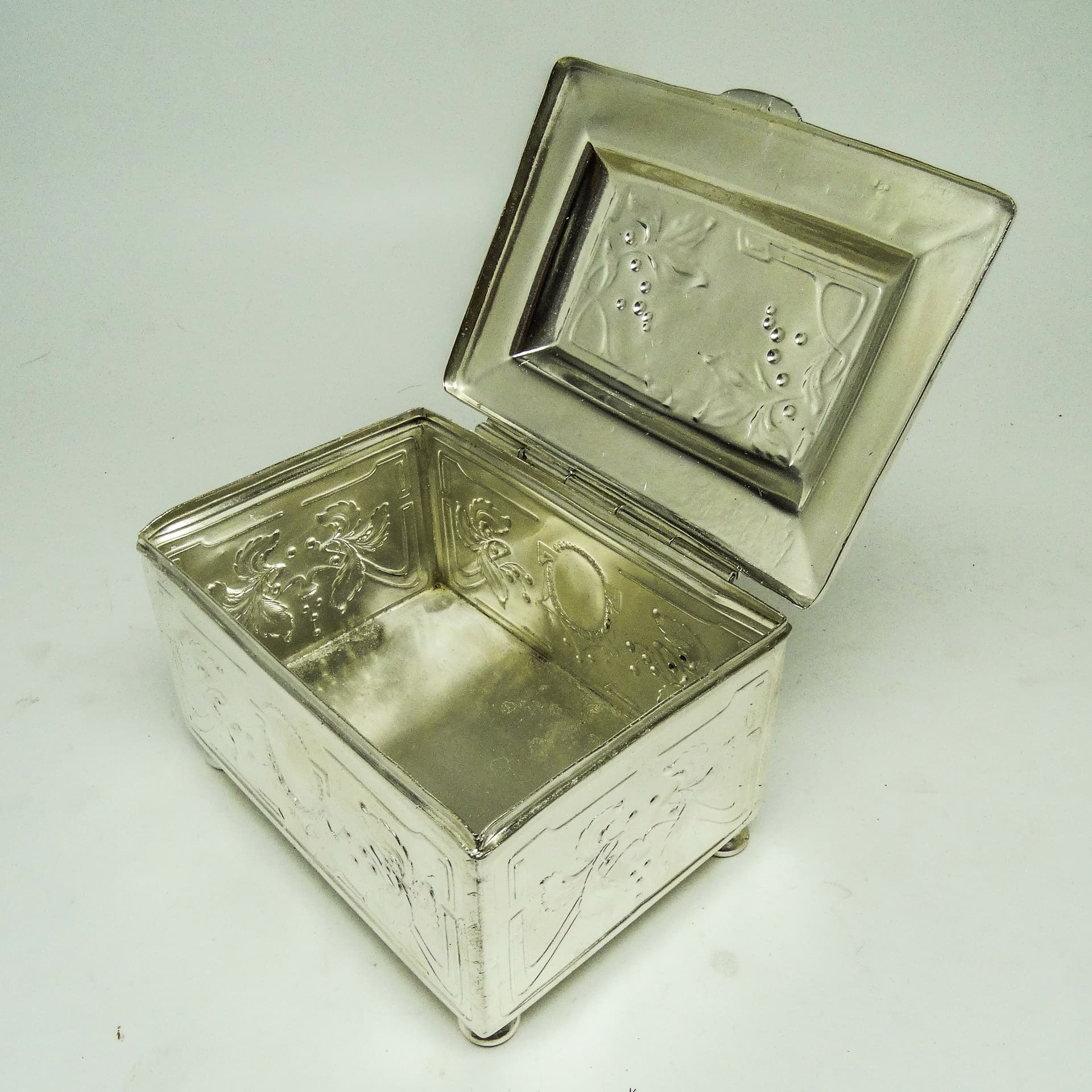 Cukiernica, Secesja, mosiądz srebrzony, Polska, początek XX w. - 189507