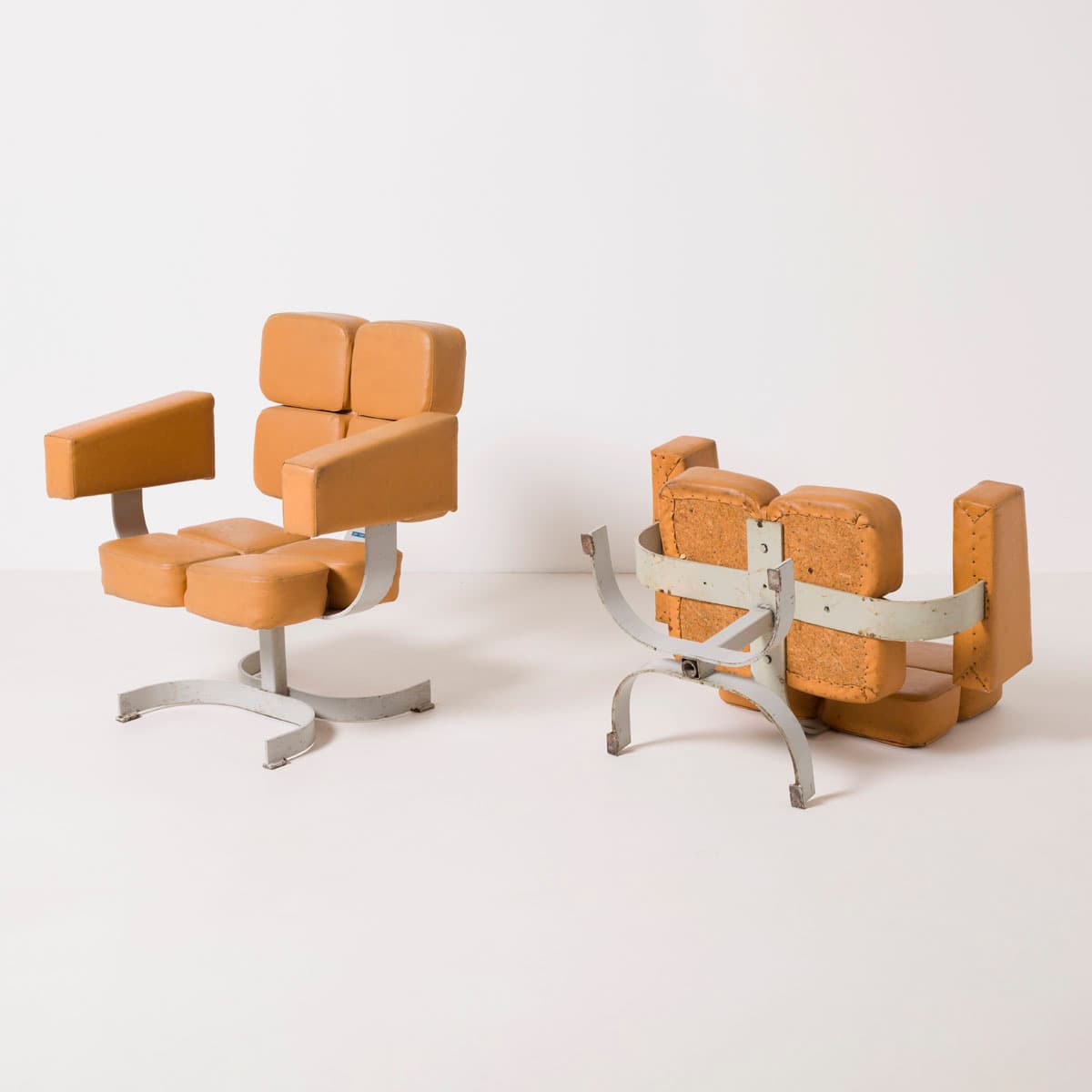 Fotel obrotowy brutalistyczny, sztuczna skóra brązowy, stal beżowy, Czechosłowacja, lata 70. - 189996