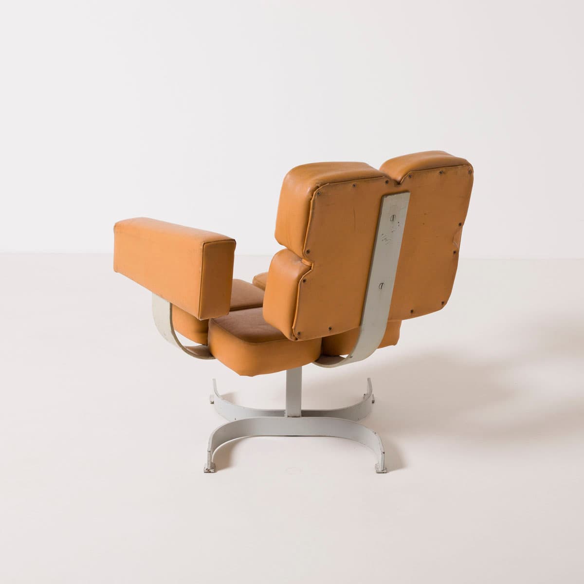 Fotel obrotowy brutalistyczny, sztuczna skóra brązowy, stal beżowy, Czechosłowacja, lata 70. - 189991