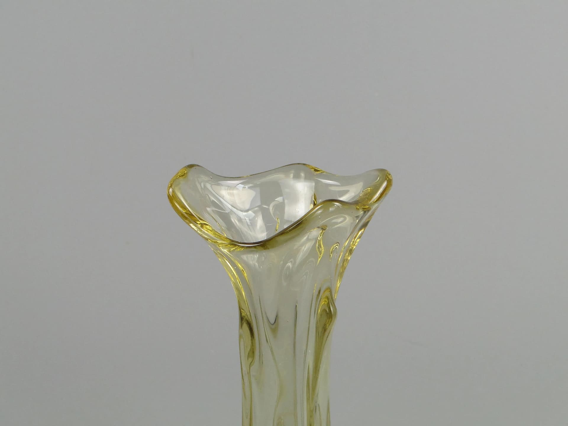 Wazon Sękacz, szkło żółty, Huta Wołomin, Polska, lata 70. - 13161