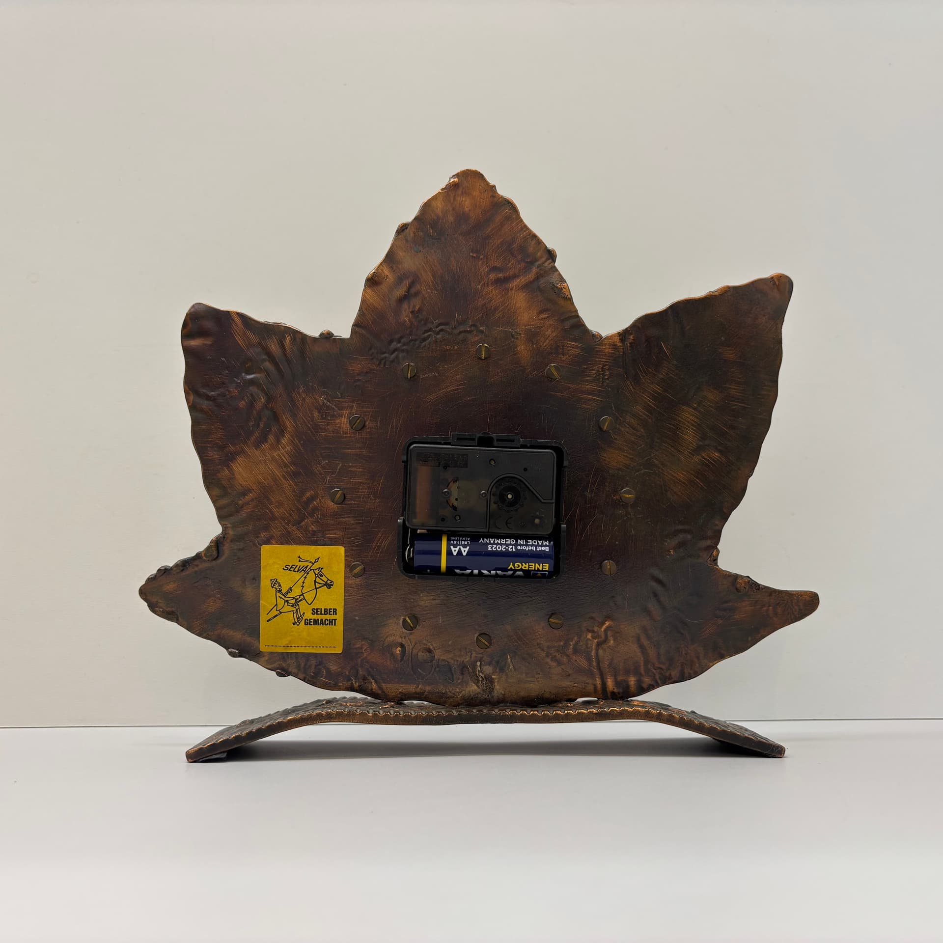 Zegar stołowy brutalistyczny, brązowy ciemny, metal, Niemcy, lata 70. - 190423