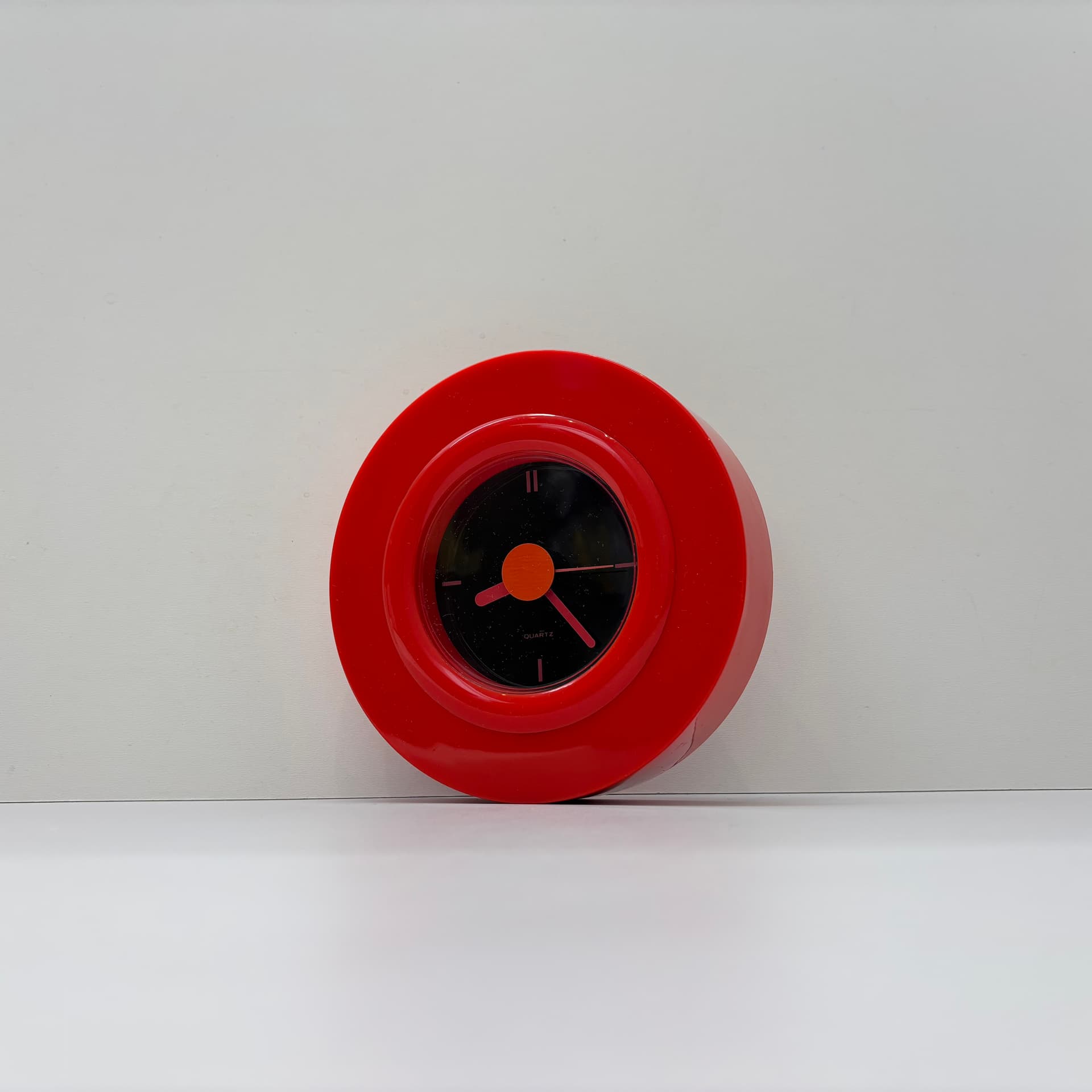 Zegar Memphis, czerwony, plastik, Niemcy, lata 80. - 190529