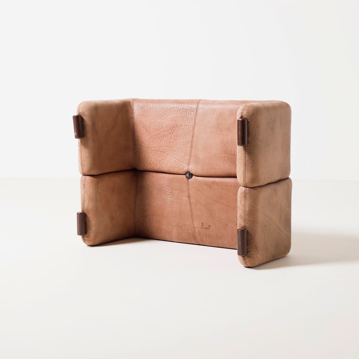 Ottoman Coronado, beige leather, by T. Scarpa, B&B Italia, Italy, 1980s. - 190743