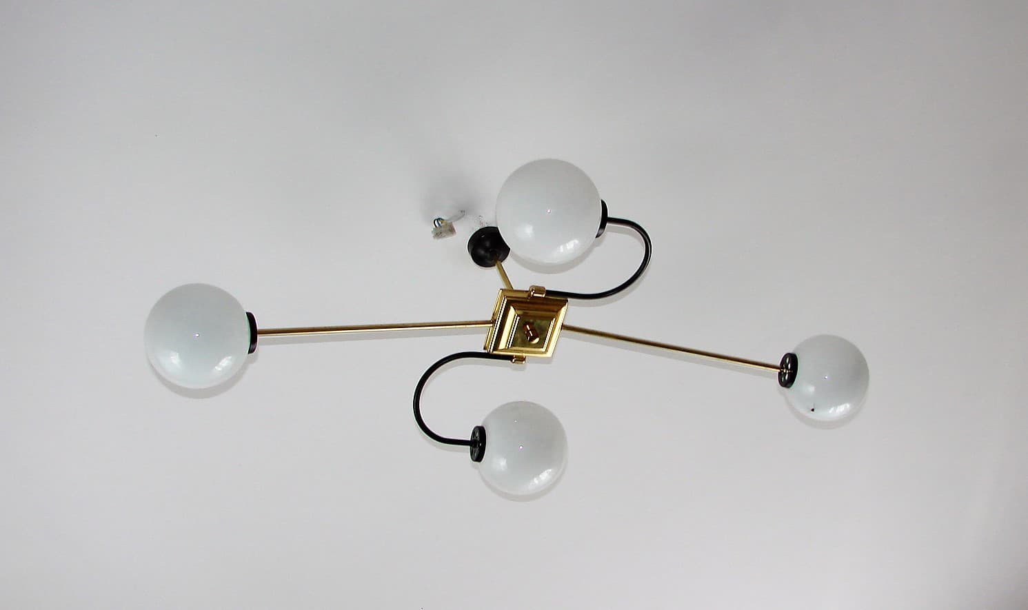 Chandelier, Stilnovo, white glass, brass, Italy, 1960s. - 190822