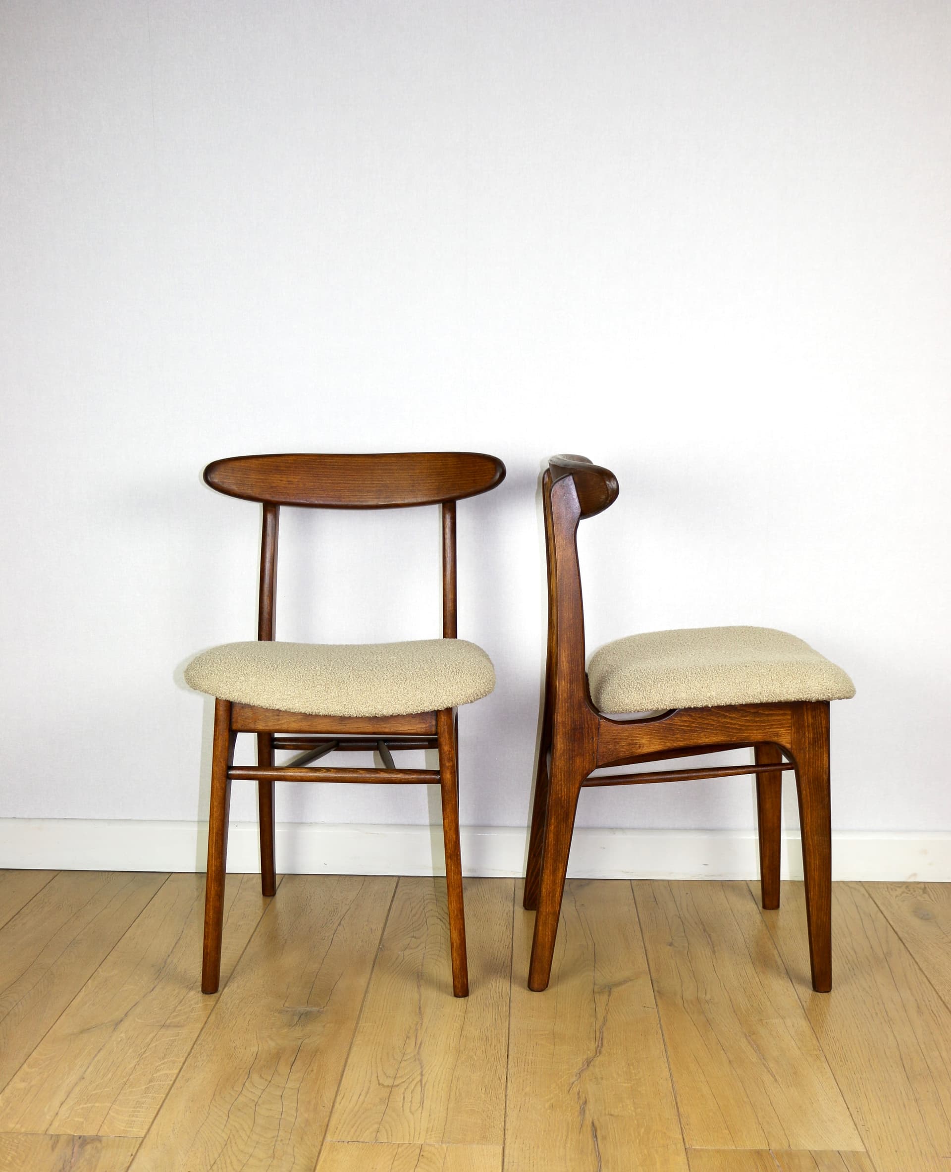 Zestaw trzech krzeseł Hałas, beżowy, boucle, lata 70. - 190829