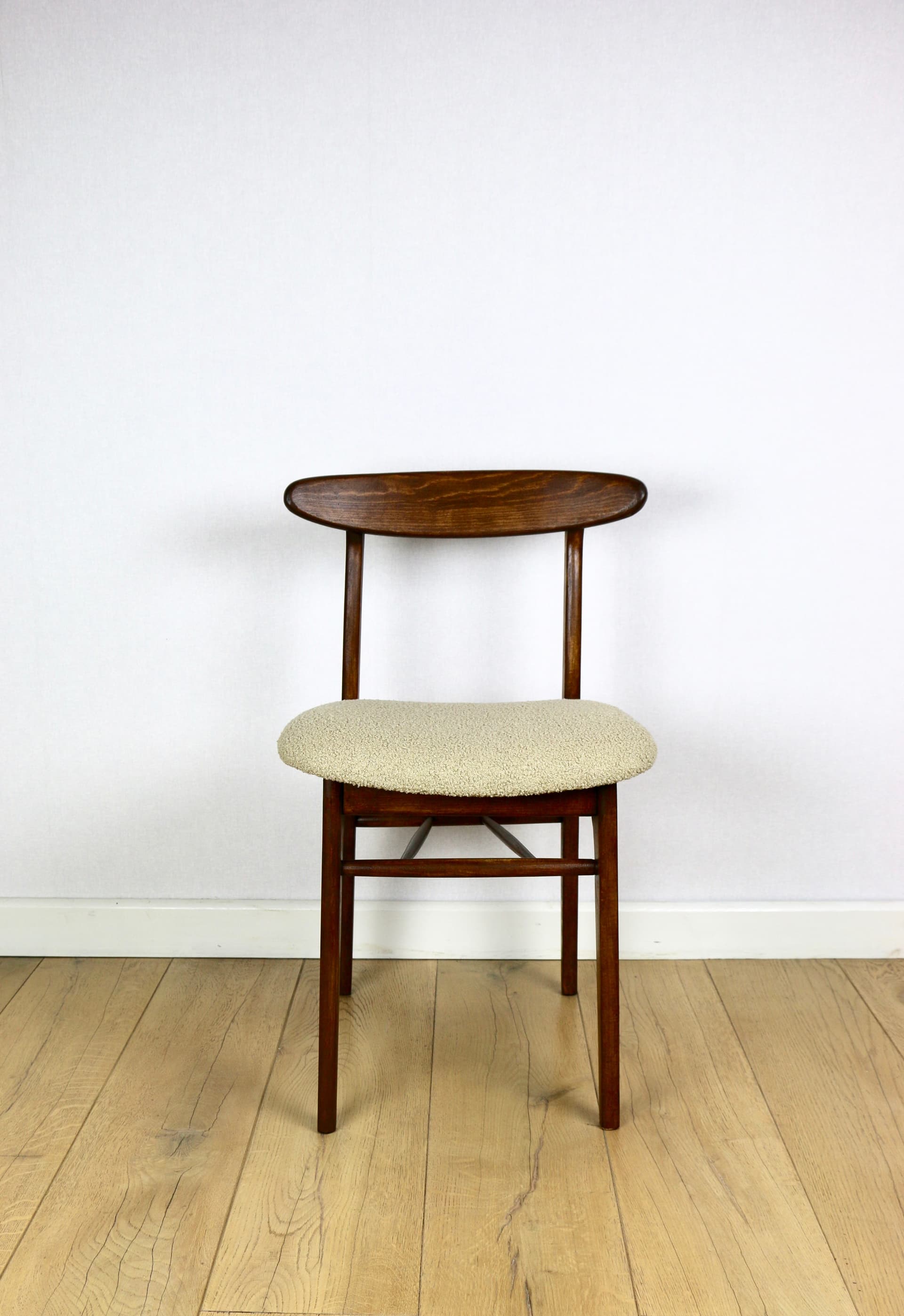 Zestaw trzech krzeseł Hałas, beżowy, boucle, lata 70. - 190830