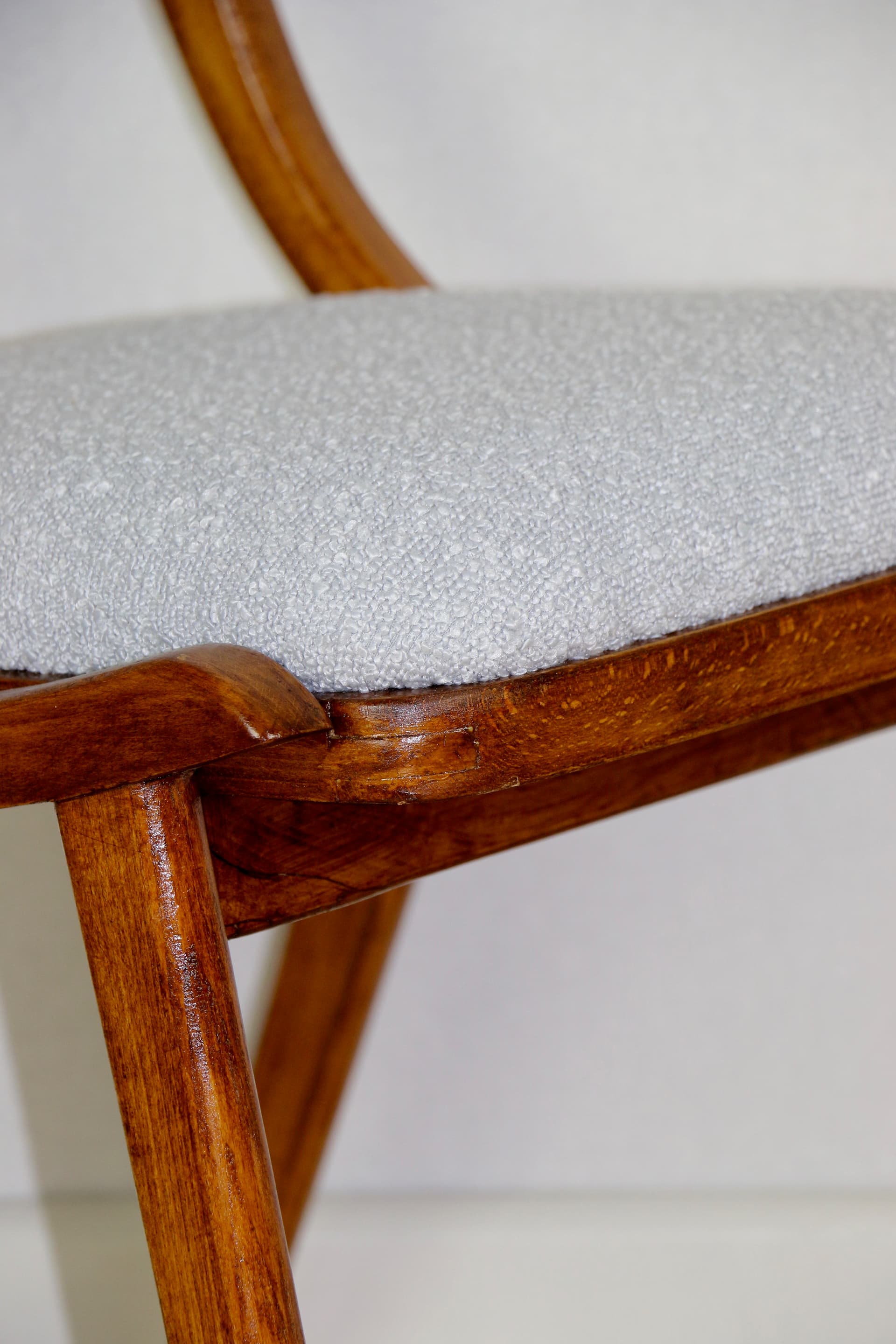 Krzesło Skoczek, błękitny, szary, boucle, lata 70. - 190845