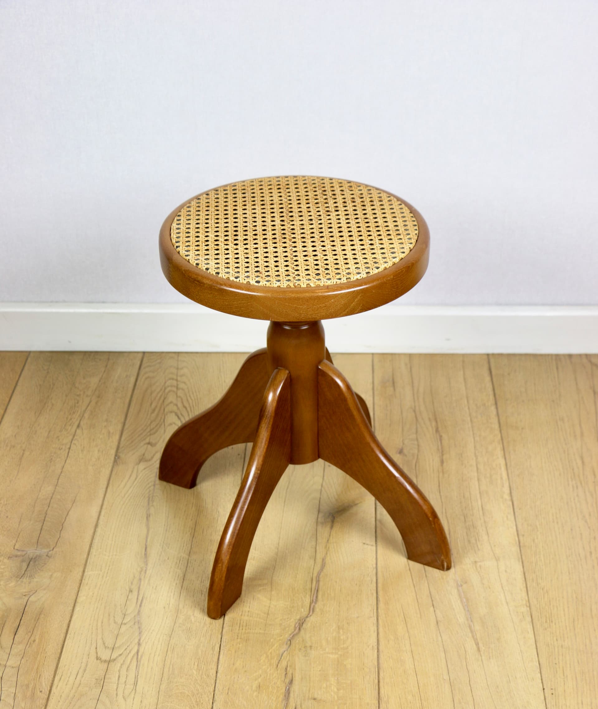 Piano stool, beige rattan, oak wood, Poland, 1970s. - 190882