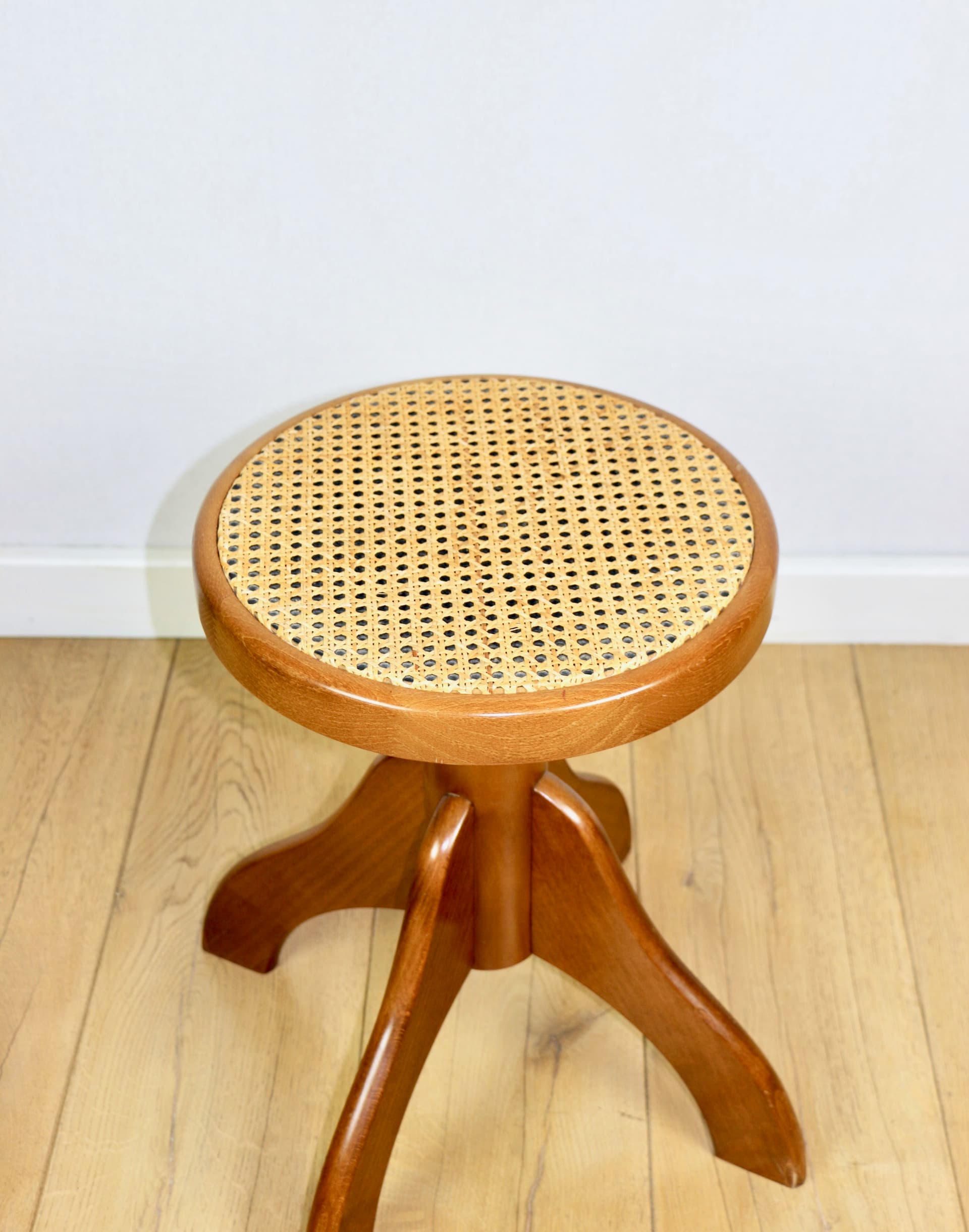 Piano stool, beige rattan, oak wood, Poland, 1970s. - 190885