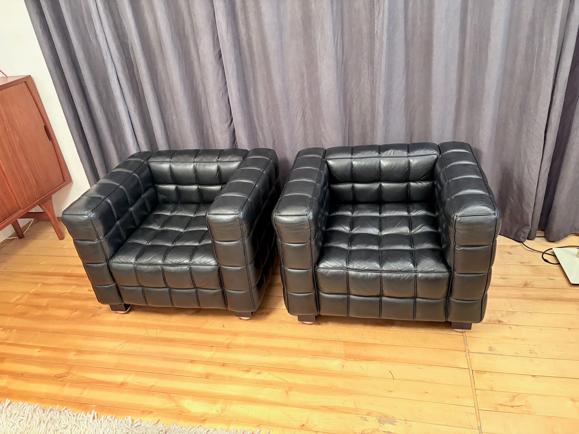 Para foteli Kubus 8020, skóra naturalna czarna, proj. J. Hoffmann, Austria, lata 80. - 190986