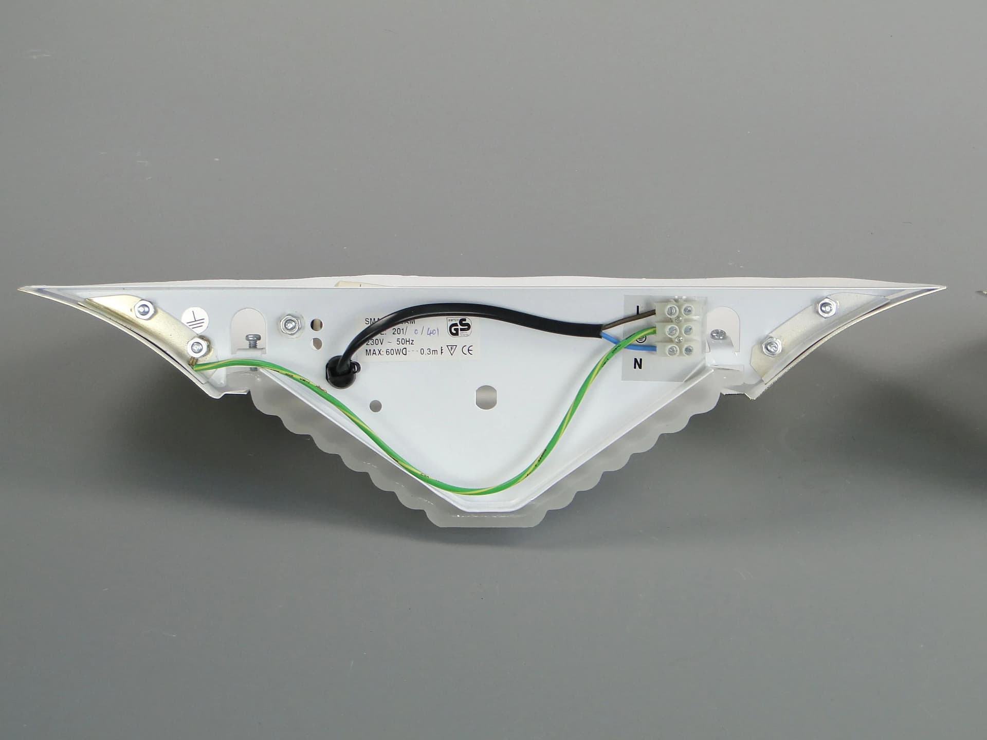 Para kinkietów modernistycznych, mosiądz złoty, szkło białe, Niemcy, lata 70. - 13251