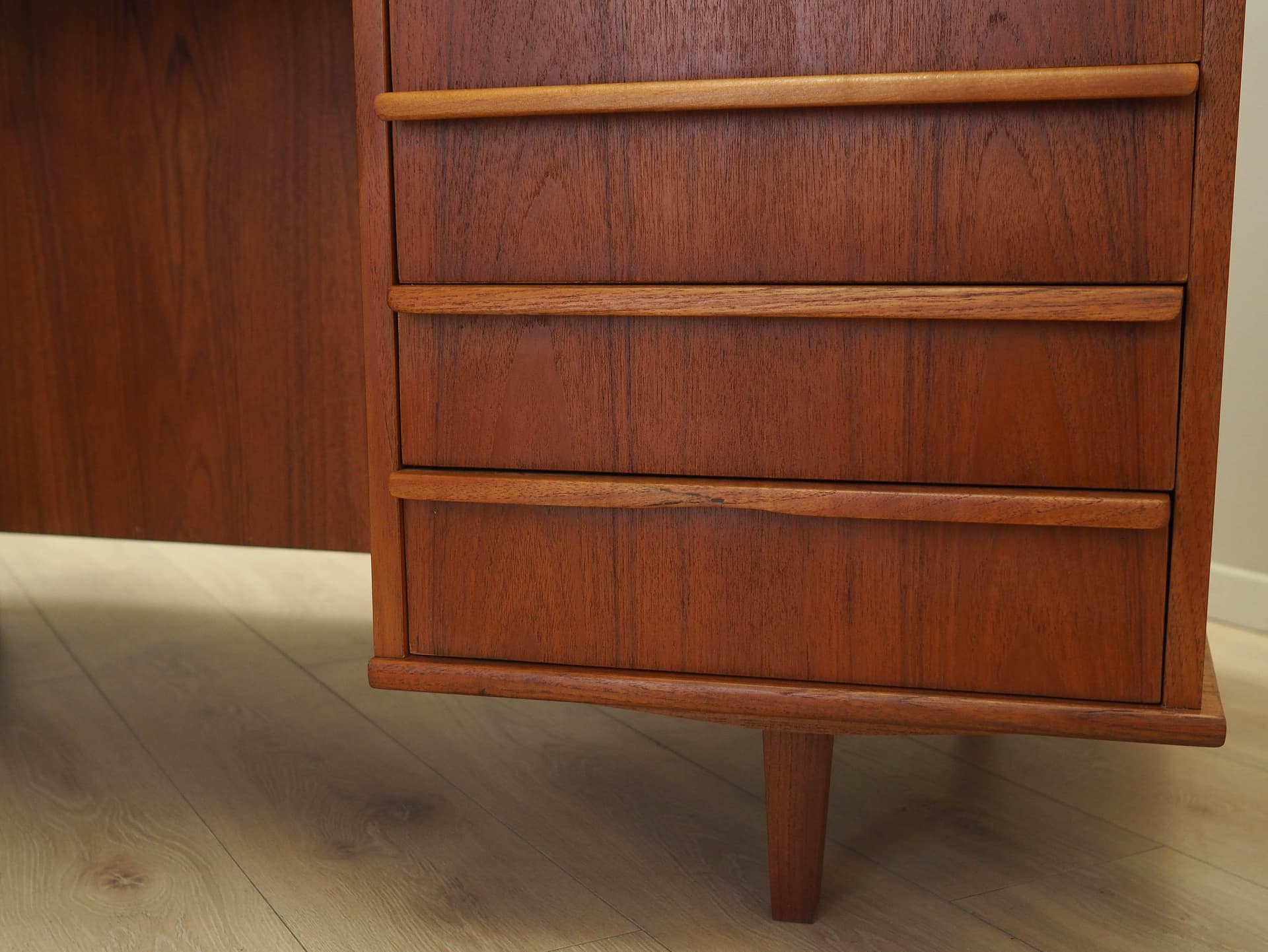 Biurko, tek brązowy, Dania, lata 70. - 191116