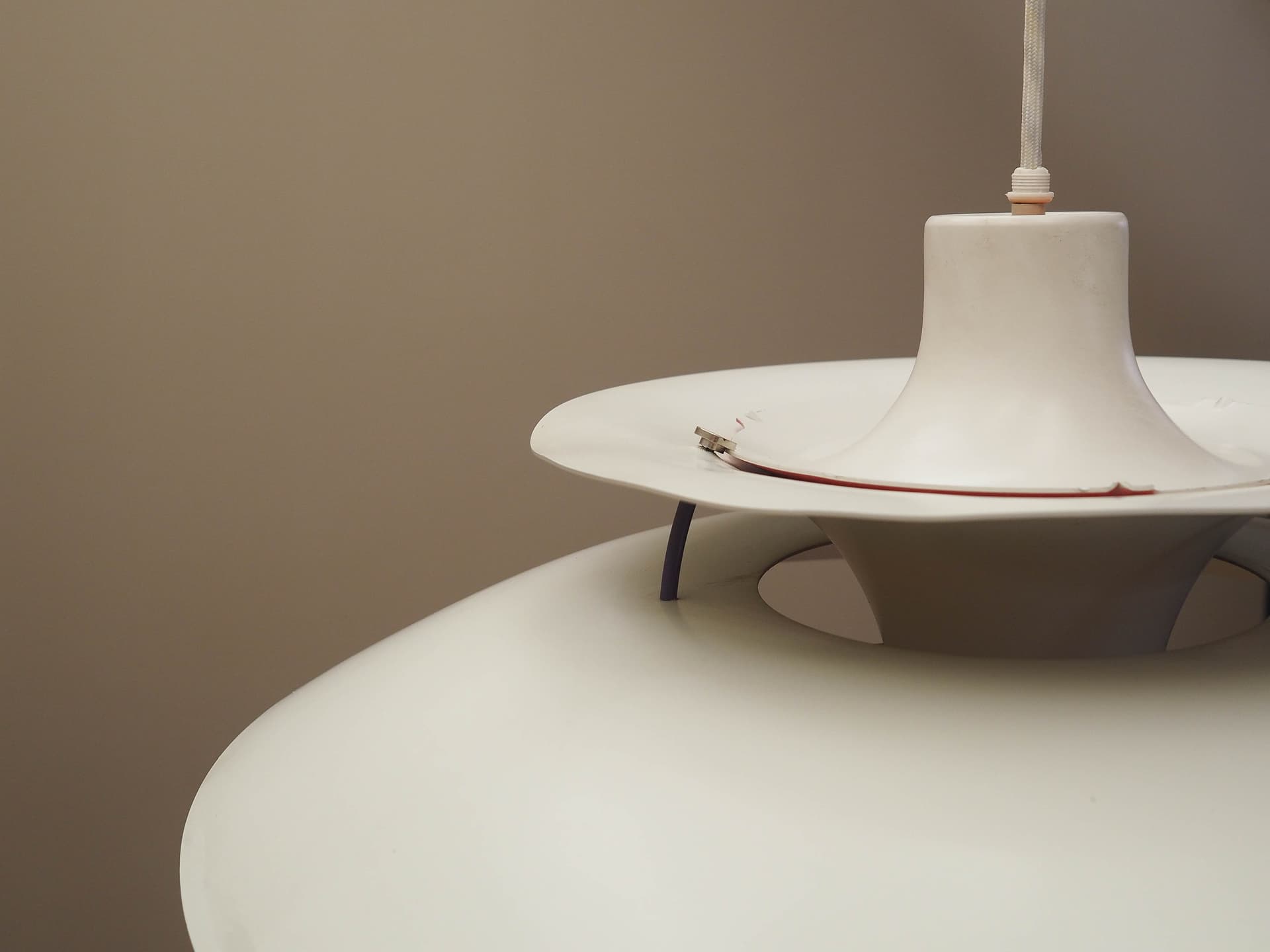 Pendant lamp PH5, ivory white metal, Louis Poulsen, Denmark, 1970s. - 191130